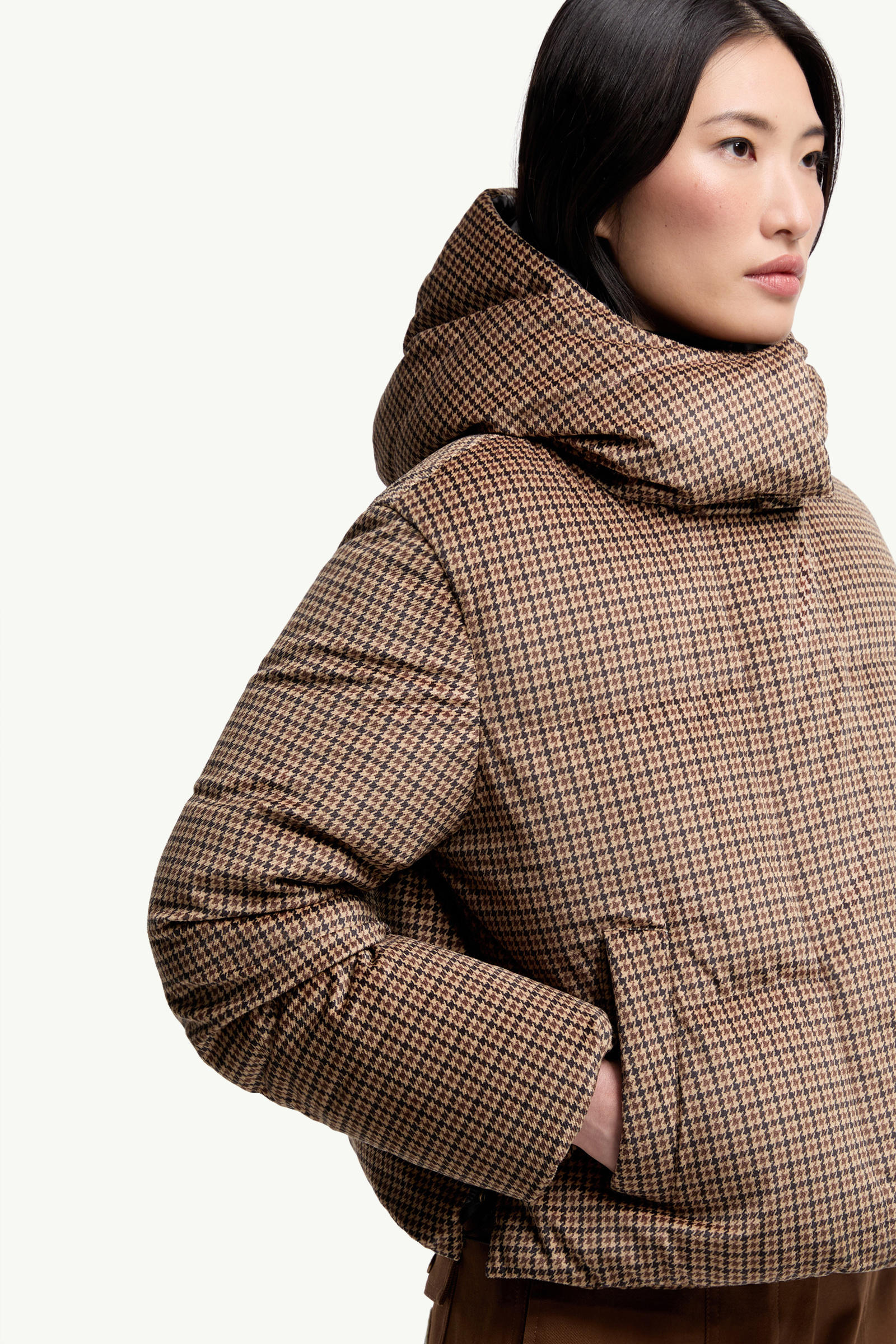Plumífero corto con capucha Quierzy Mujer Marrón Moncler 6