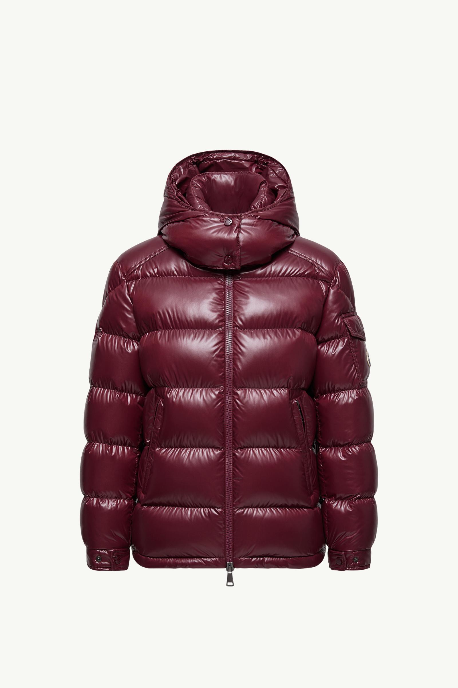 https://moncler-cdn.thron.com/api/v1/content-delivery/shares/dpx6uv/contents/K20931A0014268950464_F/image/K20931A0014268950464_F