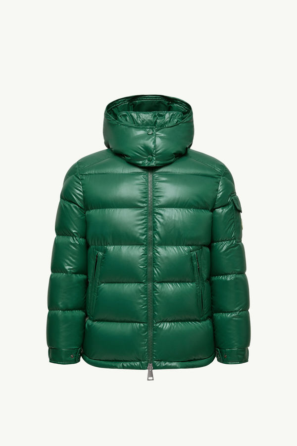 https://moncler-cdn.thron.com/api/v1/content-delivery/shares/dpx6uv/contents/K20931A0014268950866_F/image/K20931A0014268950866_F
