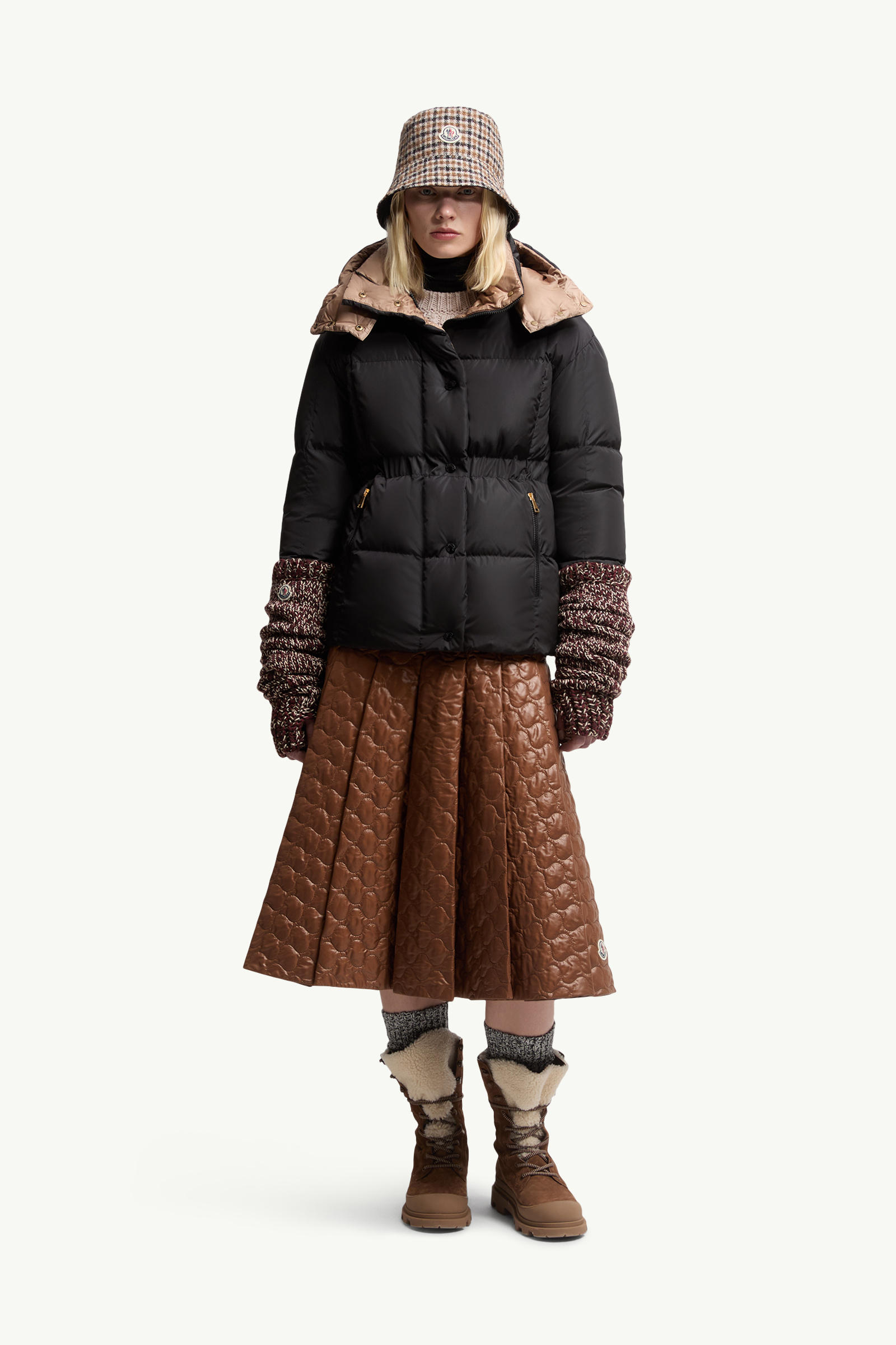 Agneux Square-Quilted Hooded Short Down Jacket Women Black Moncler 0