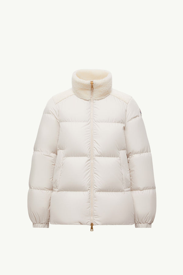 https://moncler-cdn.thron.com/api/v1/content-delivery/shares/dpx6uv/contents/K20931A0014754AQE051_F/image/K20931A0014754AQE051_F
