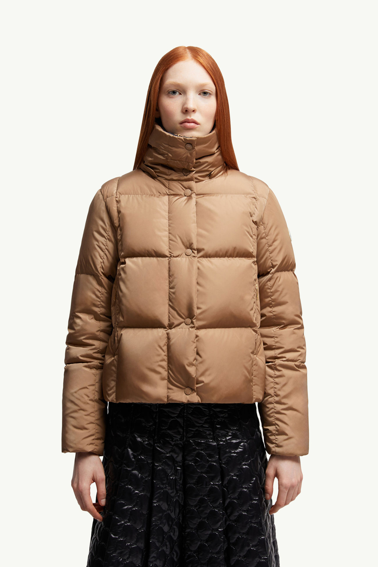 Castelnou 스퀘어 퀼팅 후드 쇼트 다운 재킷 여성 카멜 베이지 Moncler 5