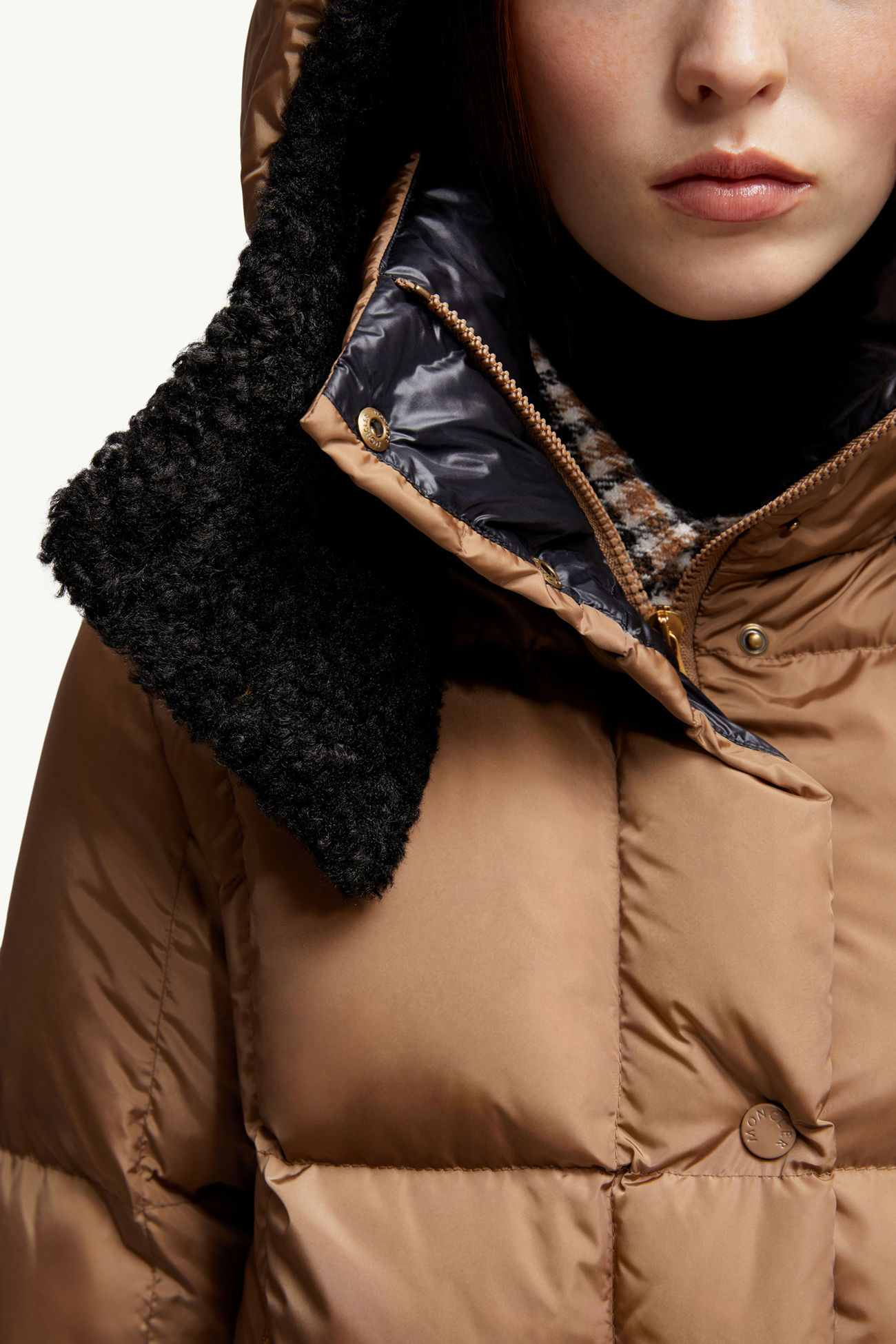 Plumífero corto con acolchado a cuadros y capucha Castelnou Mujer Beige Camel Moncler 6