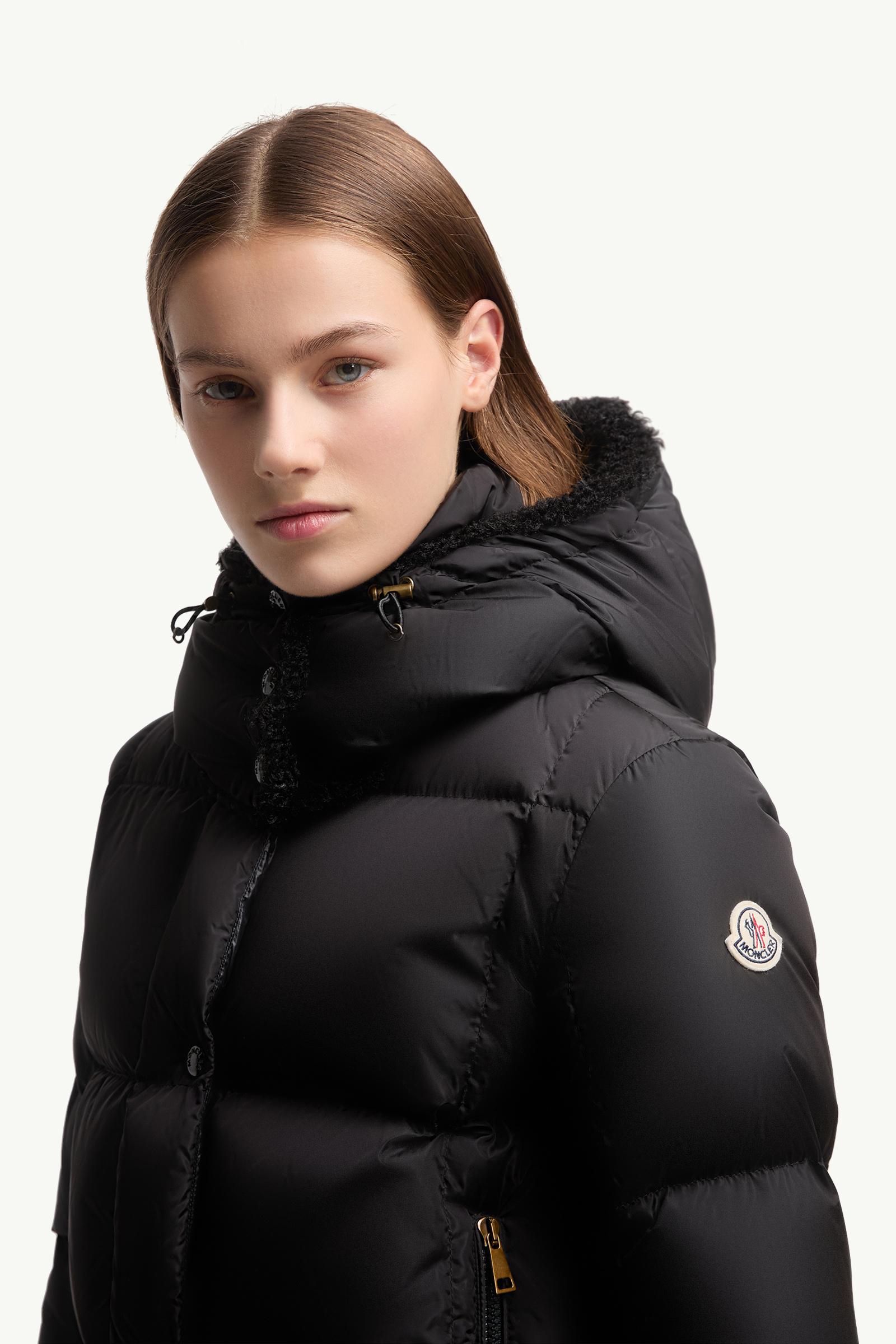 Piumino corto con cappuccio e trapuntatura a quadri Castelnou Donna Nero Moncler 1