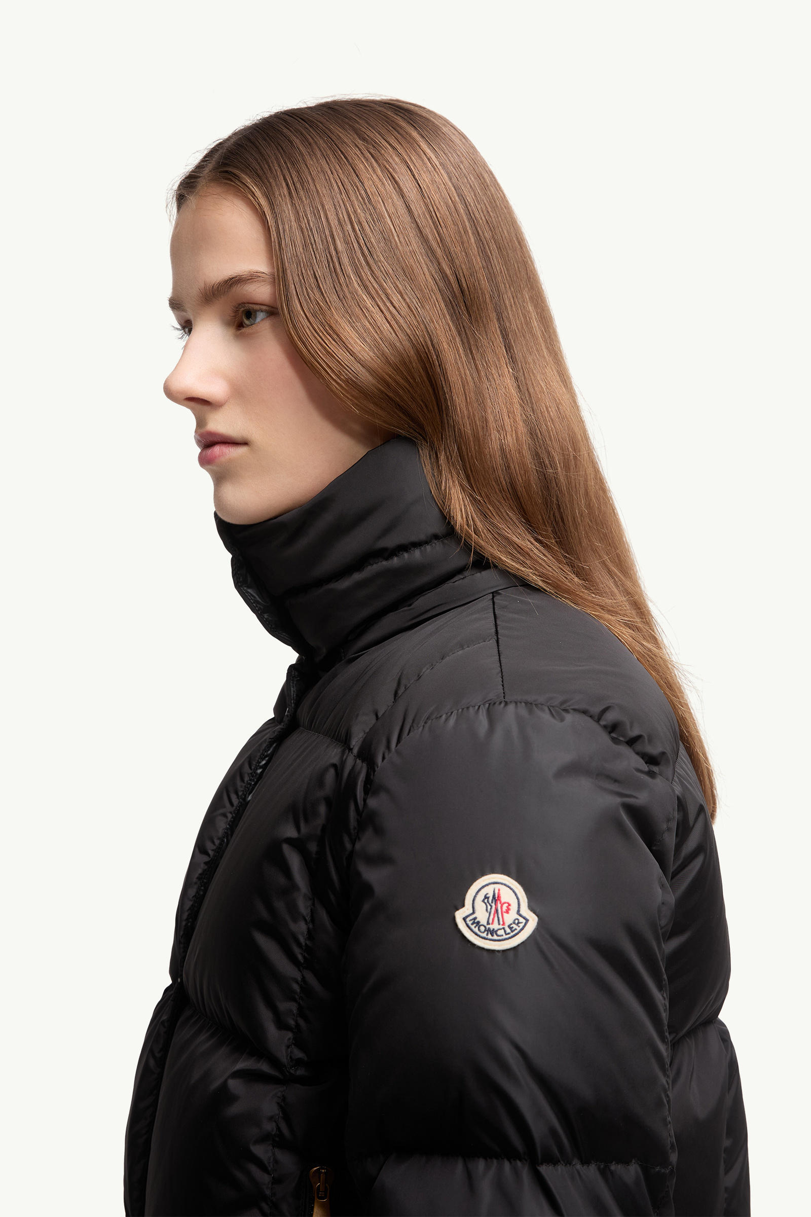 Piumino corto con cappuccio e trapuntatura a quadri Castelnou Donna Nero Moncler 5