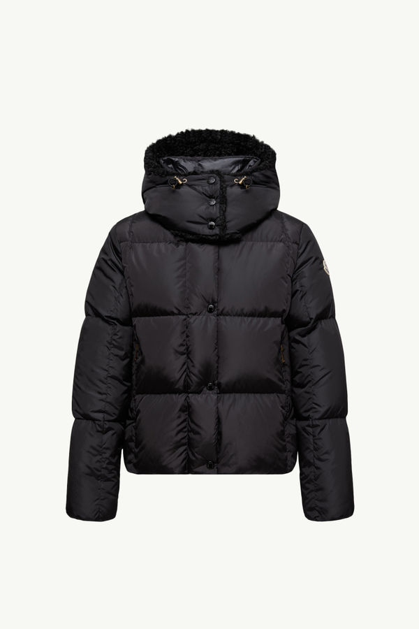 https://moncler-cdn.thron.com/api/v1/content-delivery/shares/dpx6uv/contents/K20931A00150539ZD999_F/image/K20931A00150539ZD999_F