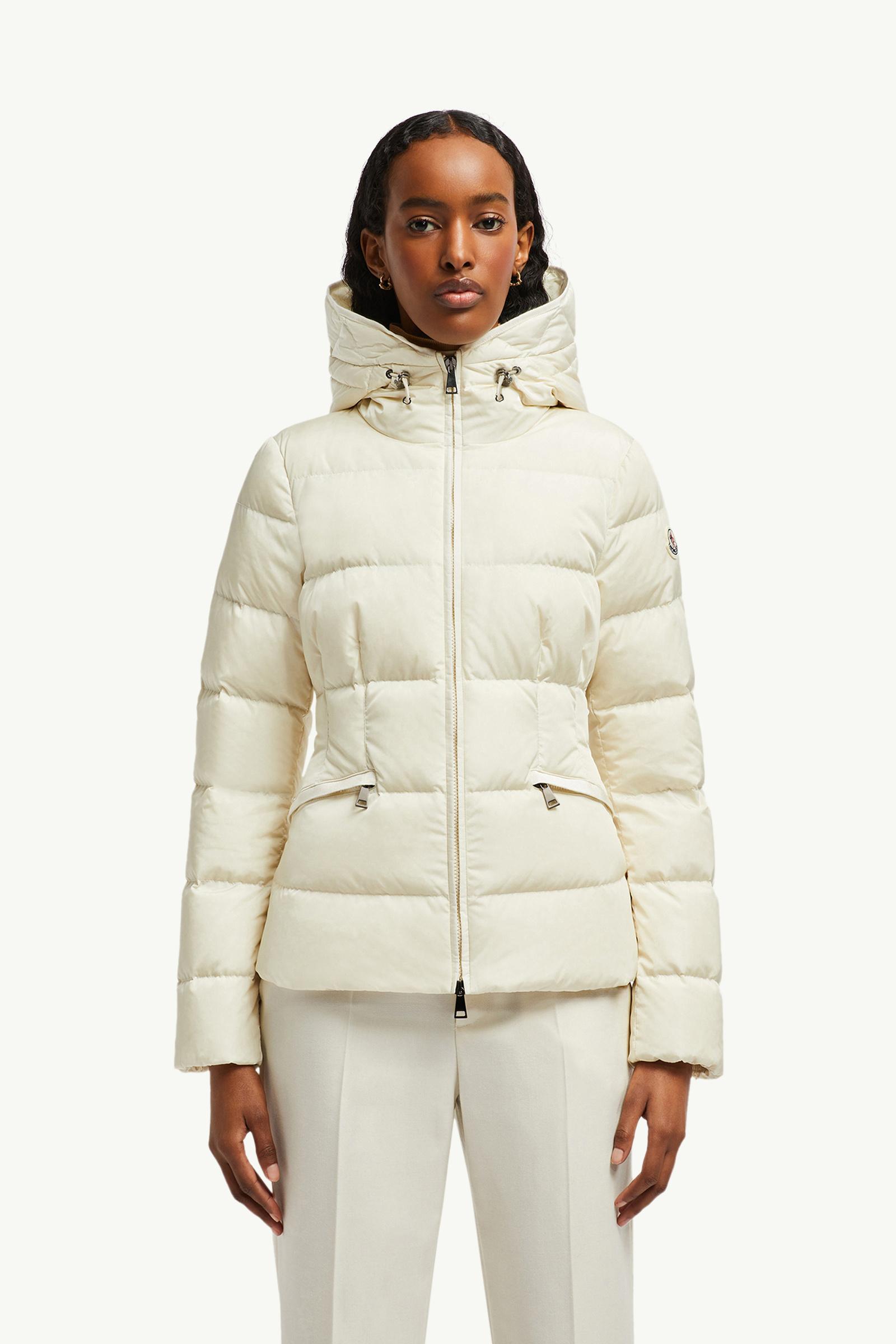 【美品】MONCLER ホワイト アイボリー　ダウンジャケット MONCLER モンクレール ダウンジャケット モンクラ フードロゴ