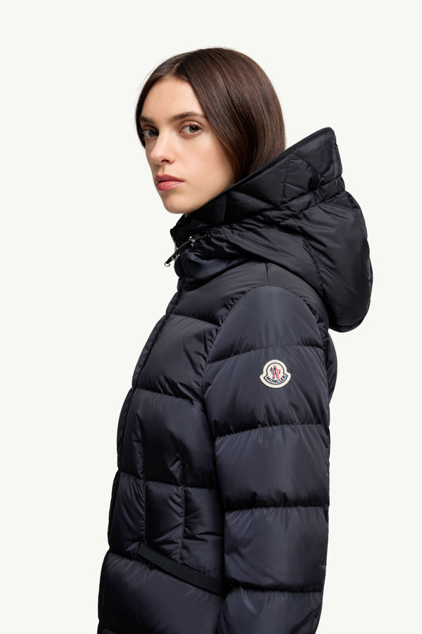 Doudoune courte à capuche Avoce Femmes Bleu Nuit Moncler 1