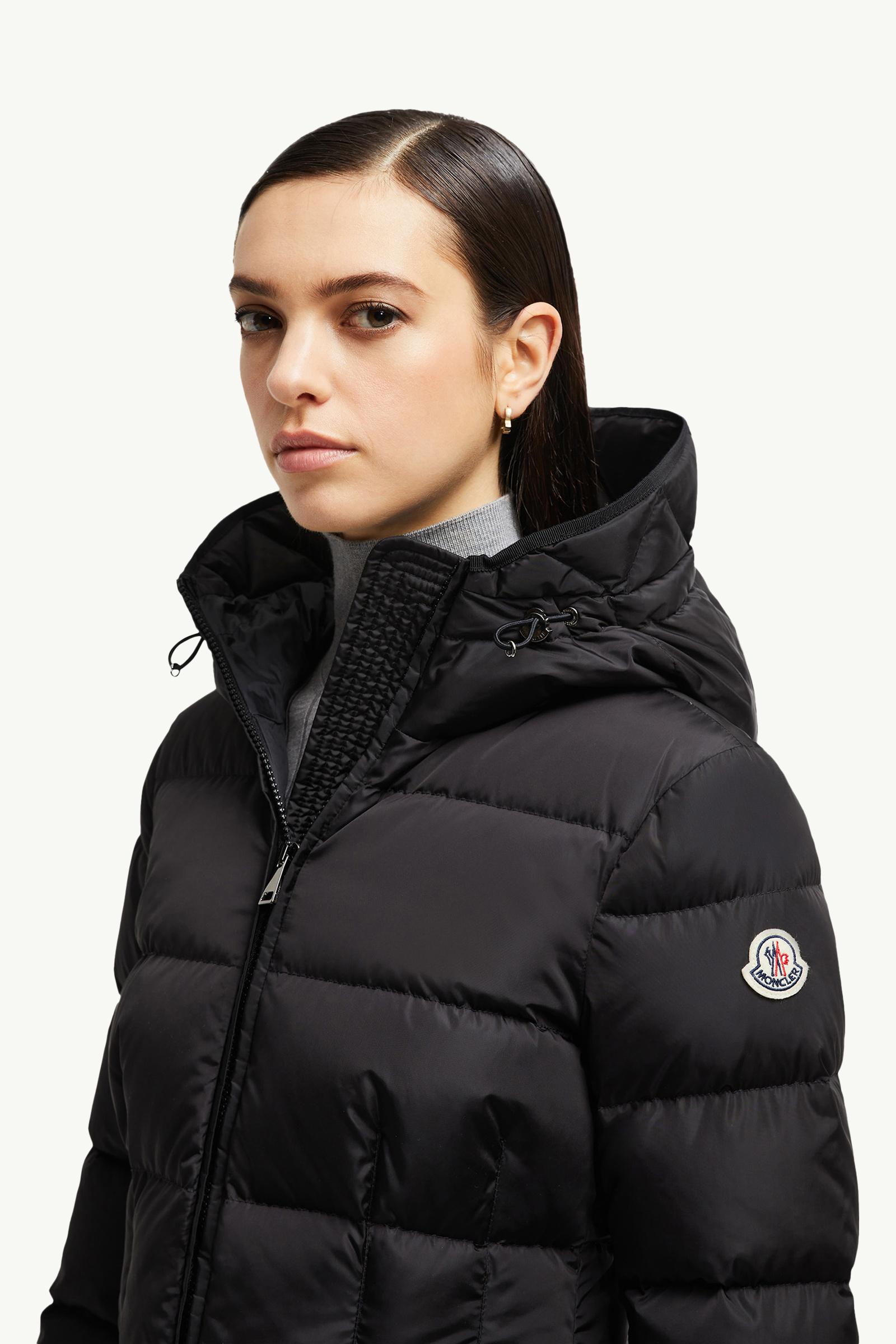 Doudoune courte à capuche Avoce Femmes Noir Moncler 1