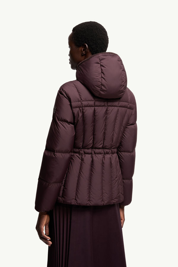 Estom ショートダウンジャケット レディース グレープレッド Moncler 4
