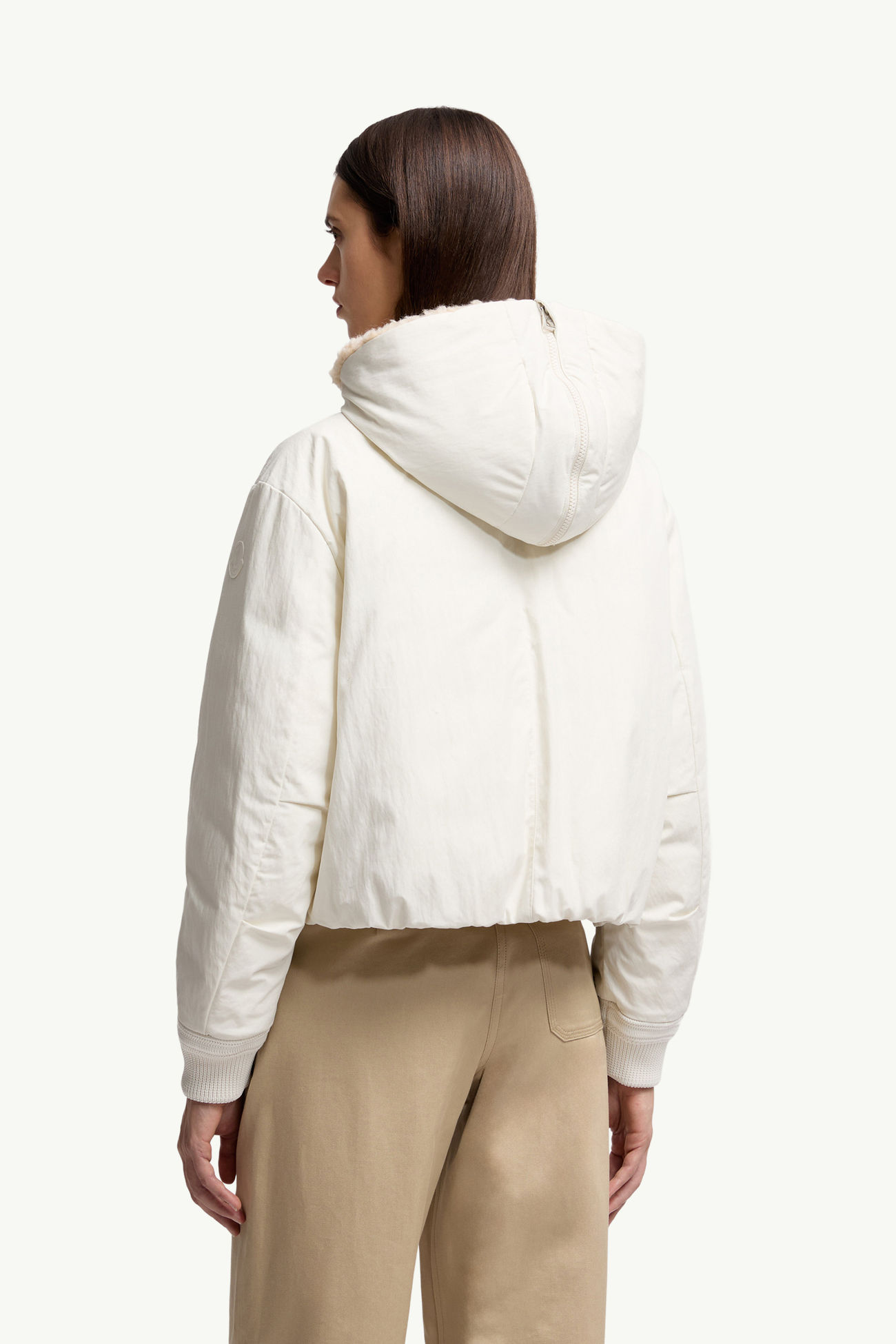 Plumífero corto con capucha y ribetes de efecto peluche Nisiro Mujer Blanco Marfil Moncler 4