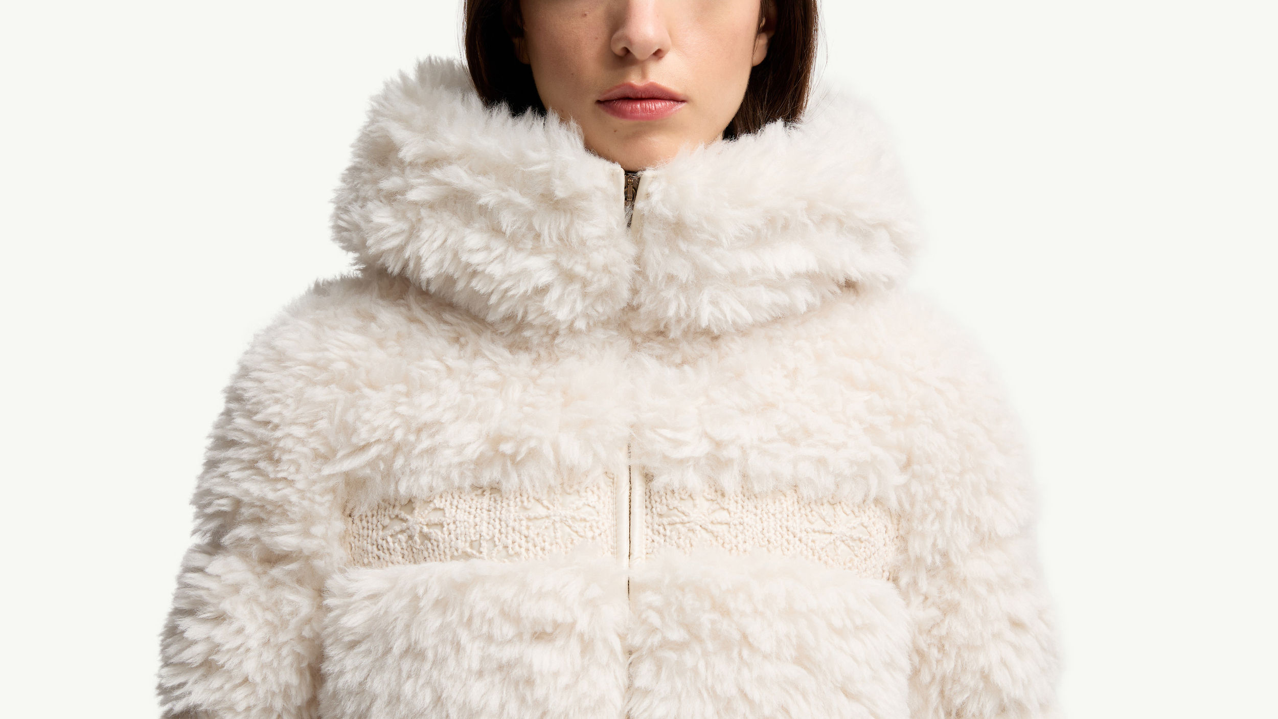 Slide 2 - 刺绣艺术