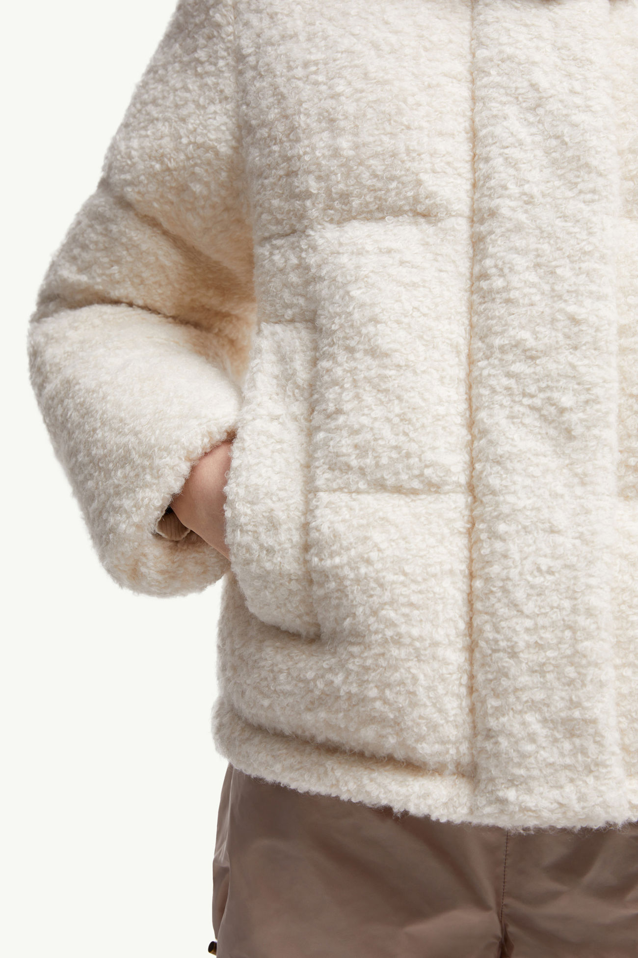 Piumino Corto Virieu Bouclé con Cappuccio Donna Bianco Moncler 7