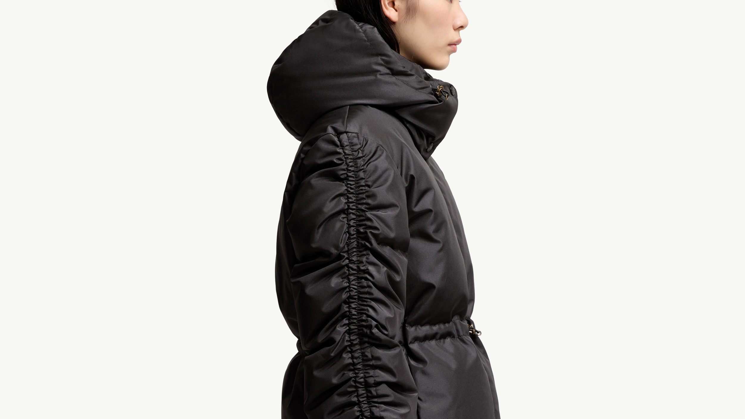 Slide 2 - product.feature.stitchingdetails.title