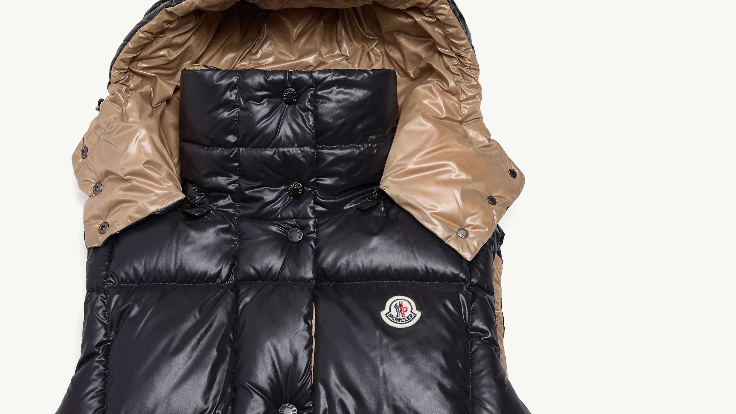 Slide 1 - product.feature.detachablehood.title