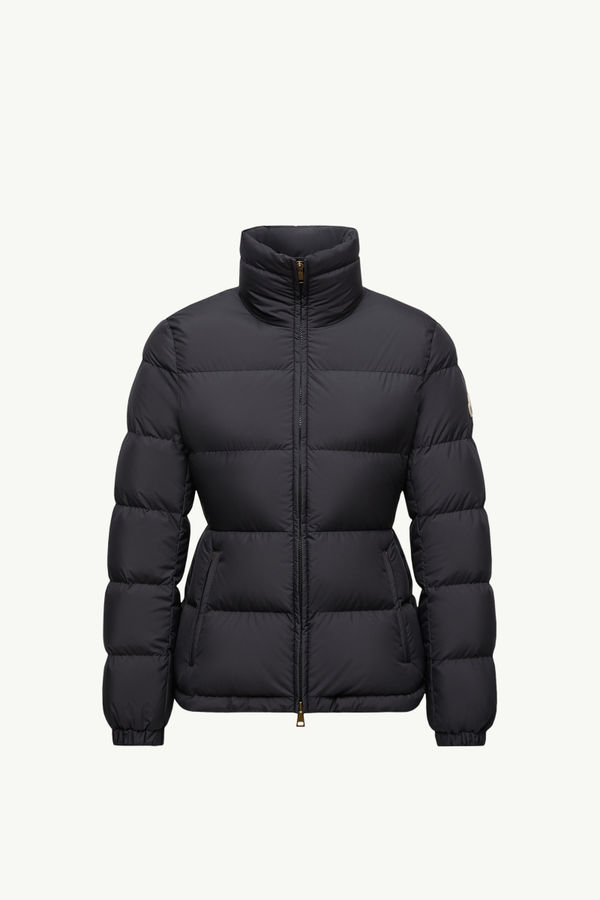 https://moncler-cdn.thron.com/api/v1/content-delivery/shares/dpx6uv/contents/K20931A00229597YW999_F/image/K20931A00229597YW999_F