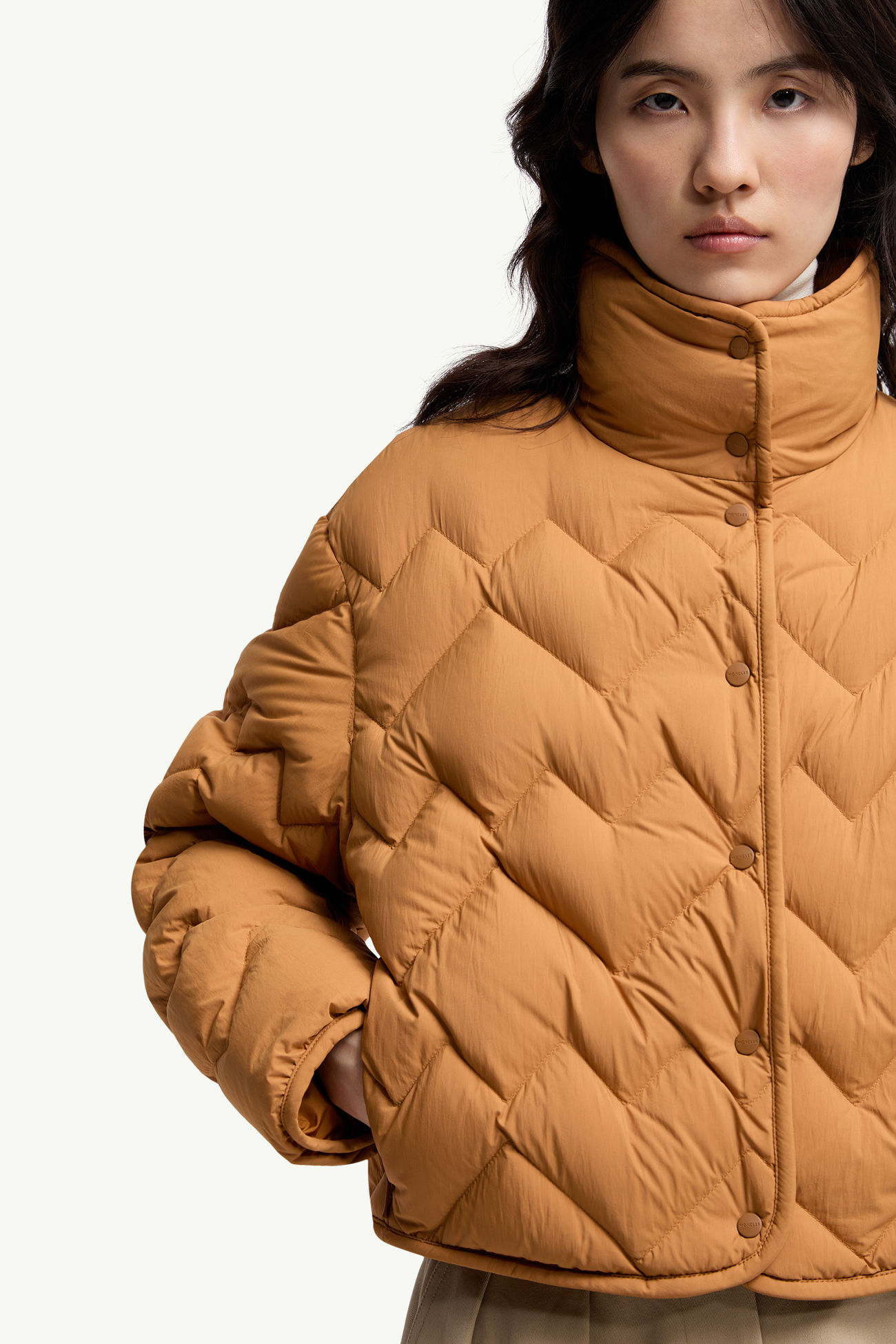 Plumífero corto con acolchado de corazón Senevee Mujer Amarillo Ocre Moncler 5