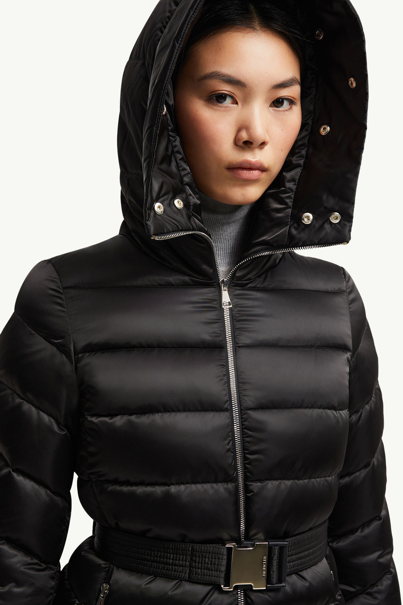 Cupidone kurze Daunenjacke mit Kapuze und Shearling-Besatz Damen Schwarz & Beige Moncler 1