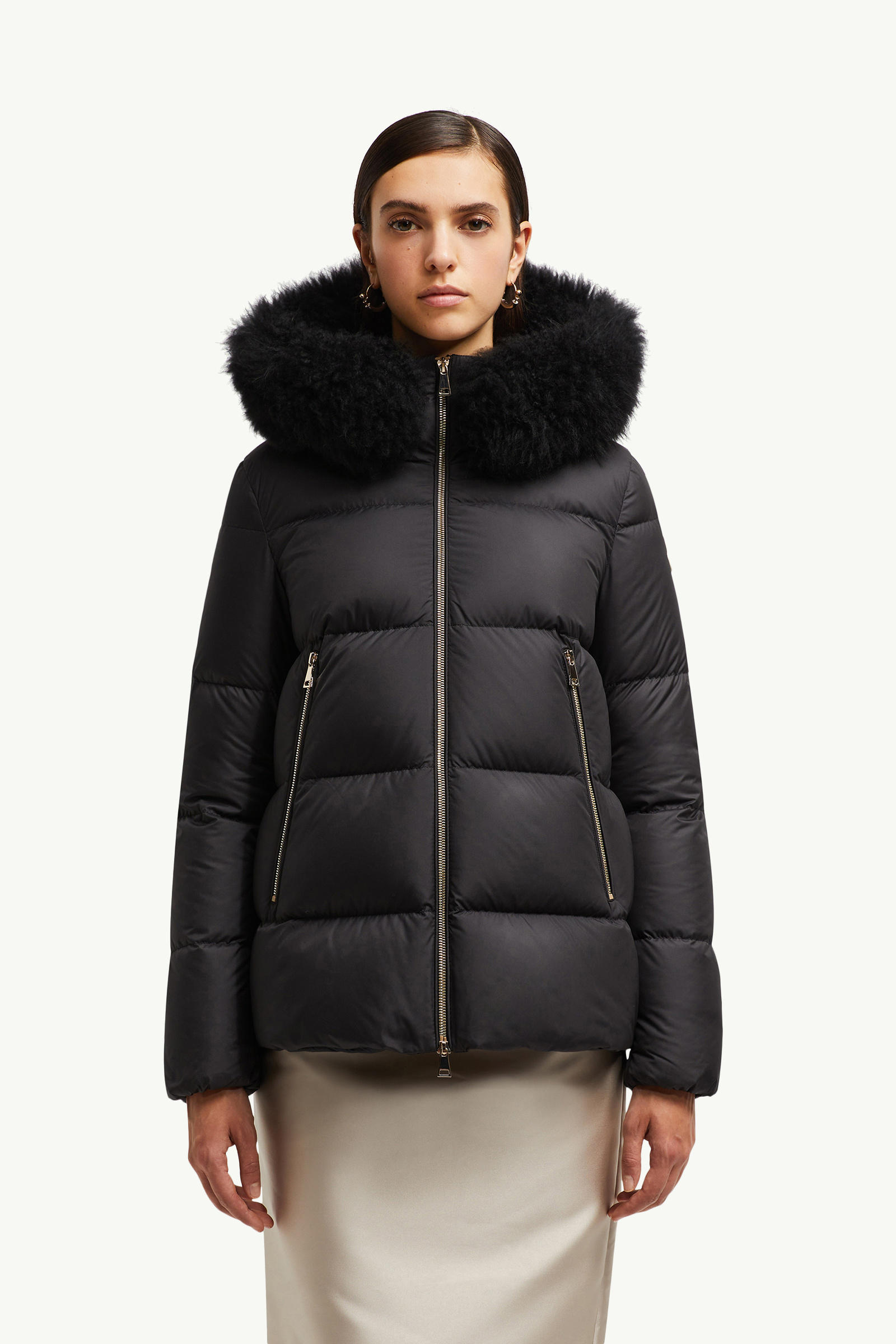 Doudoune courte à capuche bordée de shearling Laichefur Femmes Noir Moncler 3