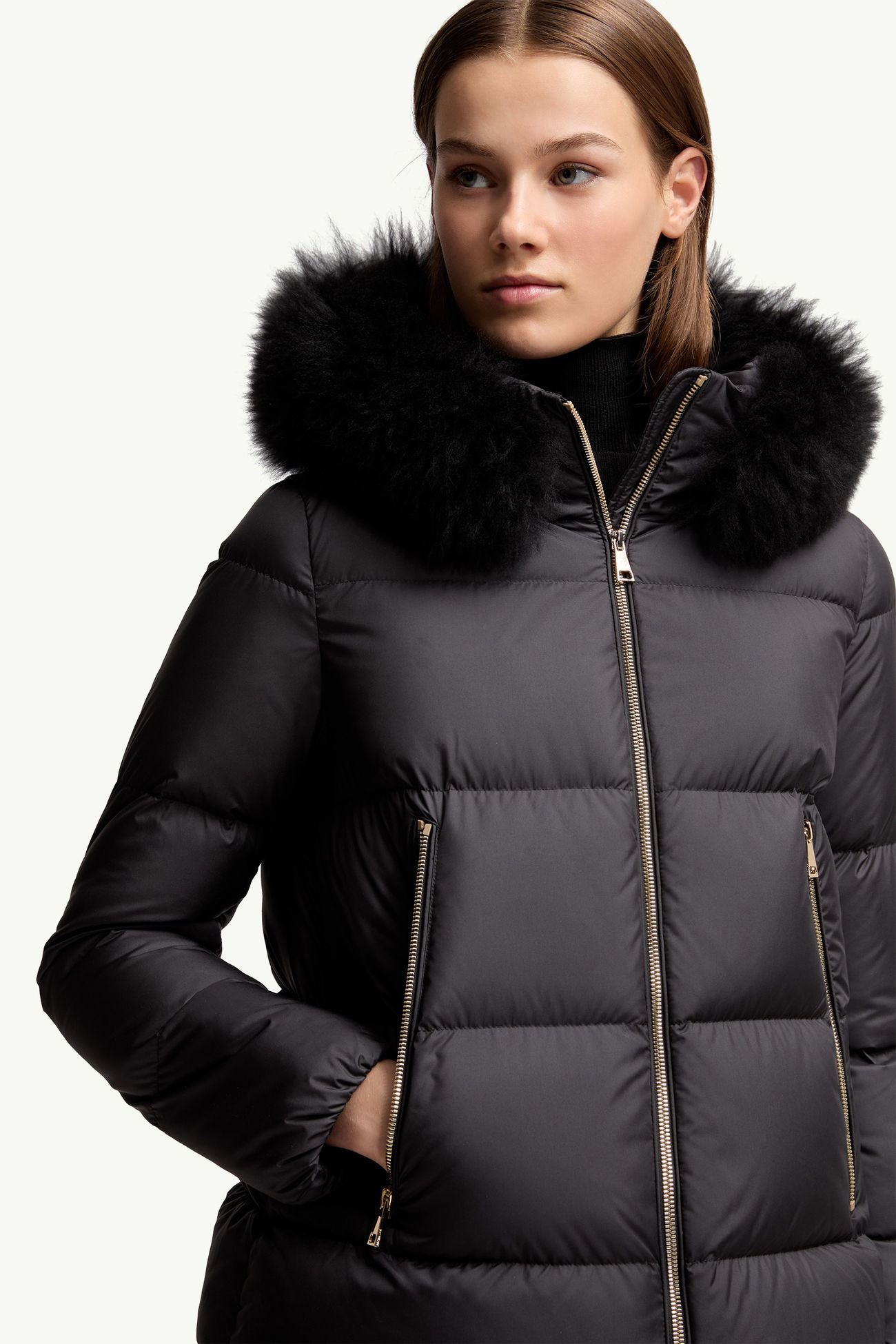 Laichefur 후드 시어링 트리밍 쇼트 다운 재킷 여성 블랙 Moncler 6