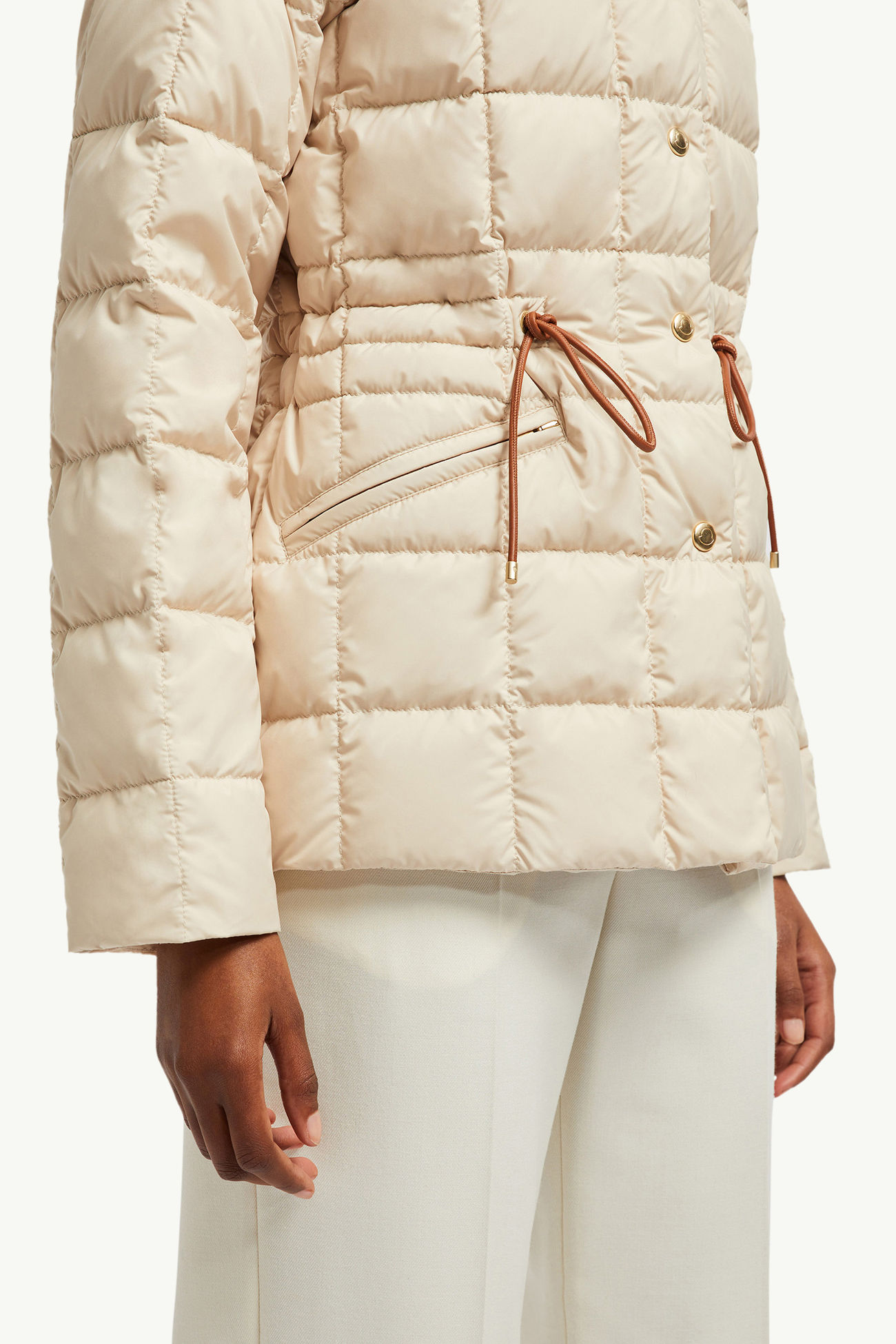 Antigone kurze Daunenjacke mit Lederbesatz Damen Beige Moncler 5