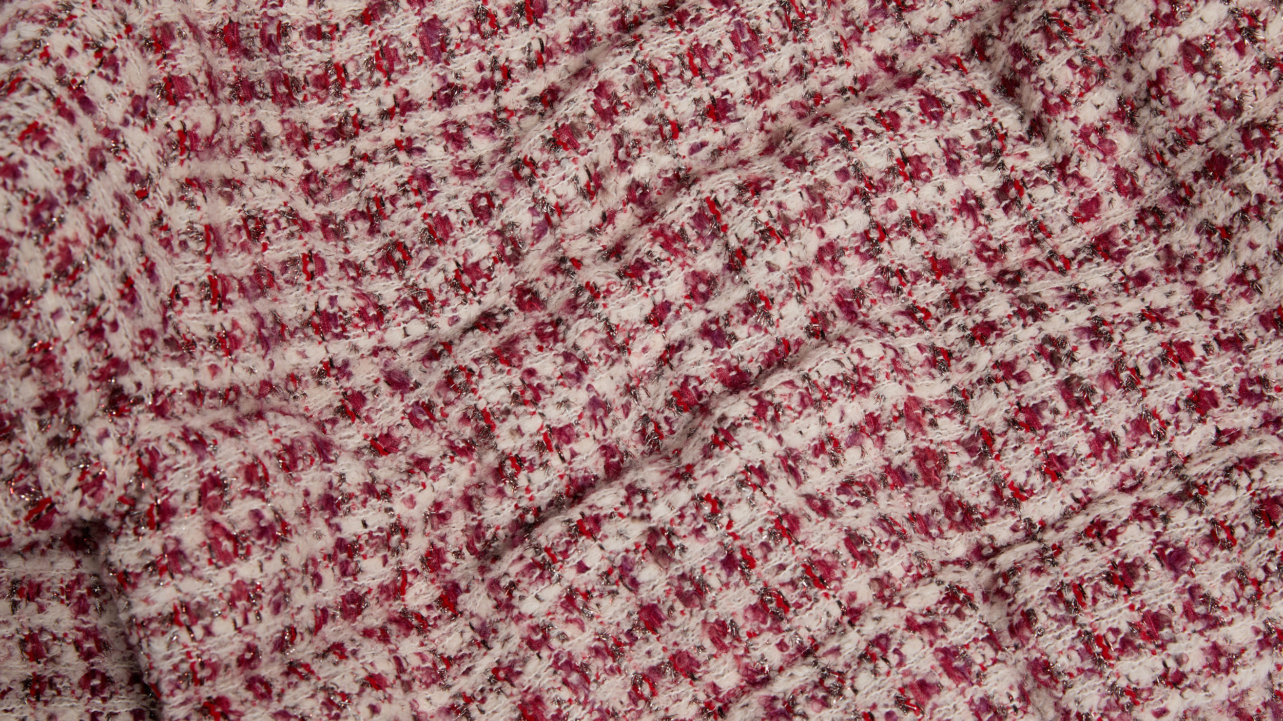 Slide 2 - product.feature.texturelurex.title