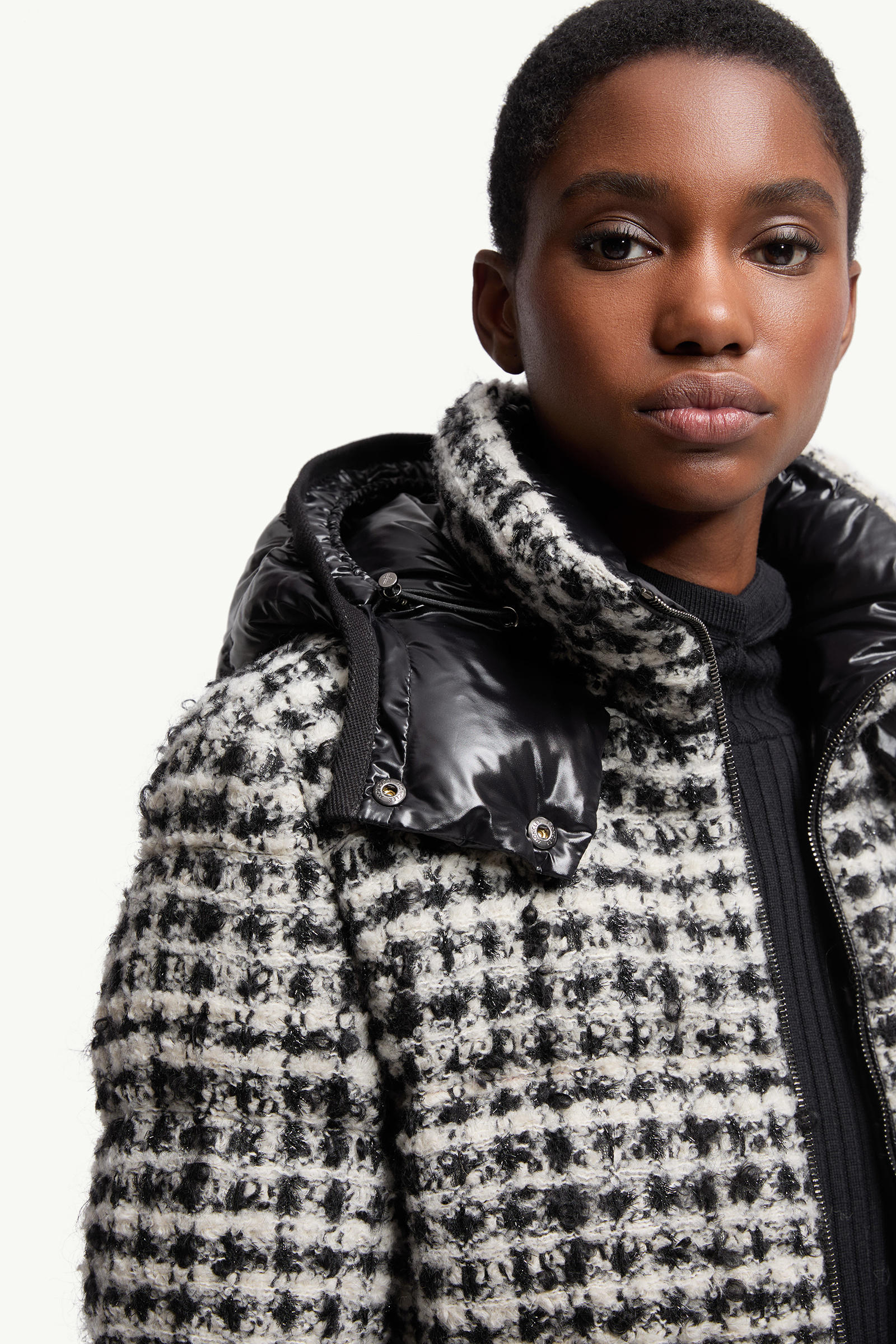 Piumino Corto con Cappuccio in Tweed Andronne Donna Bianco & Nero Moncler 6