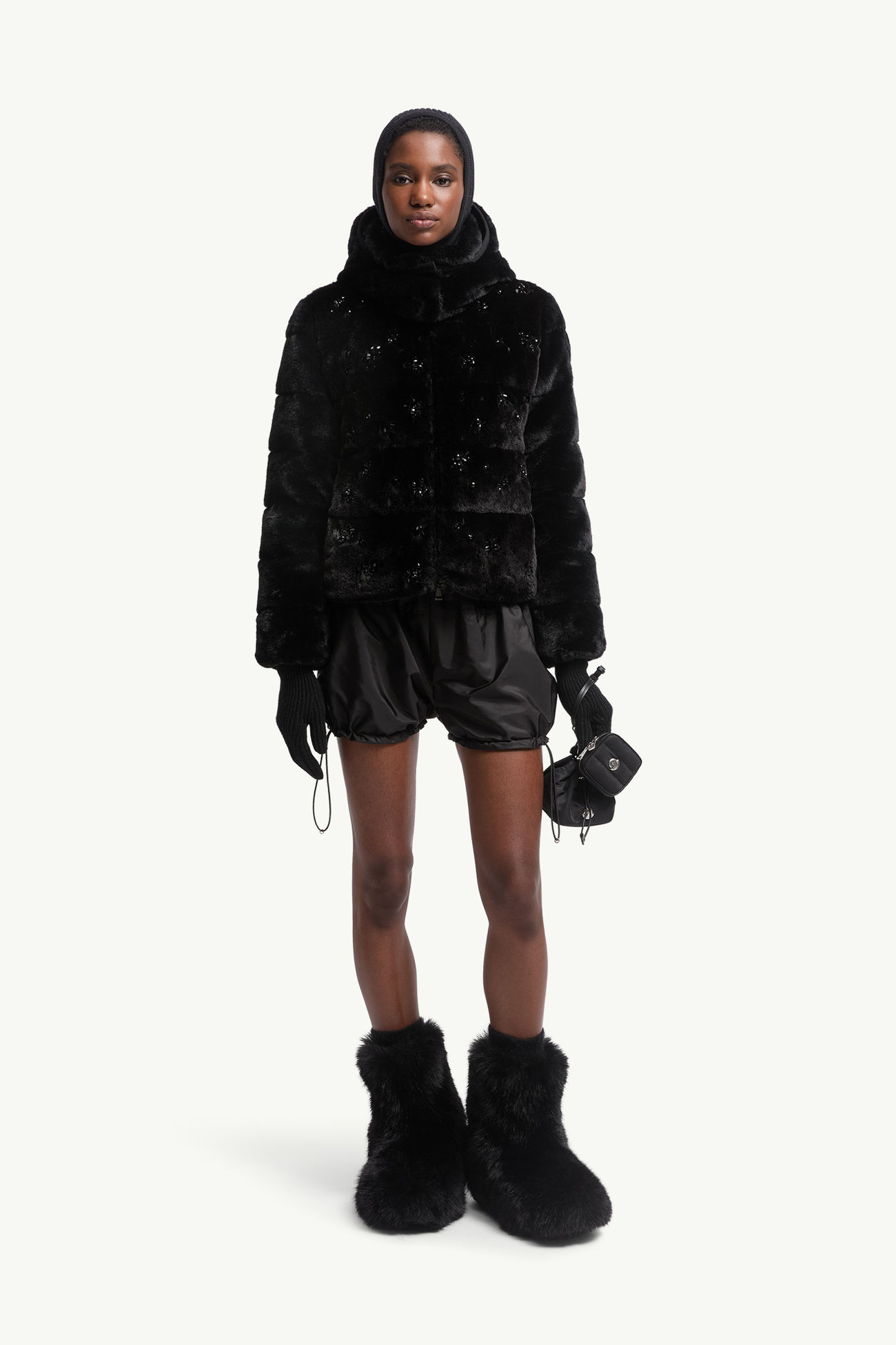 Andronne kurze Daunenjacke mit Kapuze und Paillettenstickerei Damen Schwarz Moncler 0