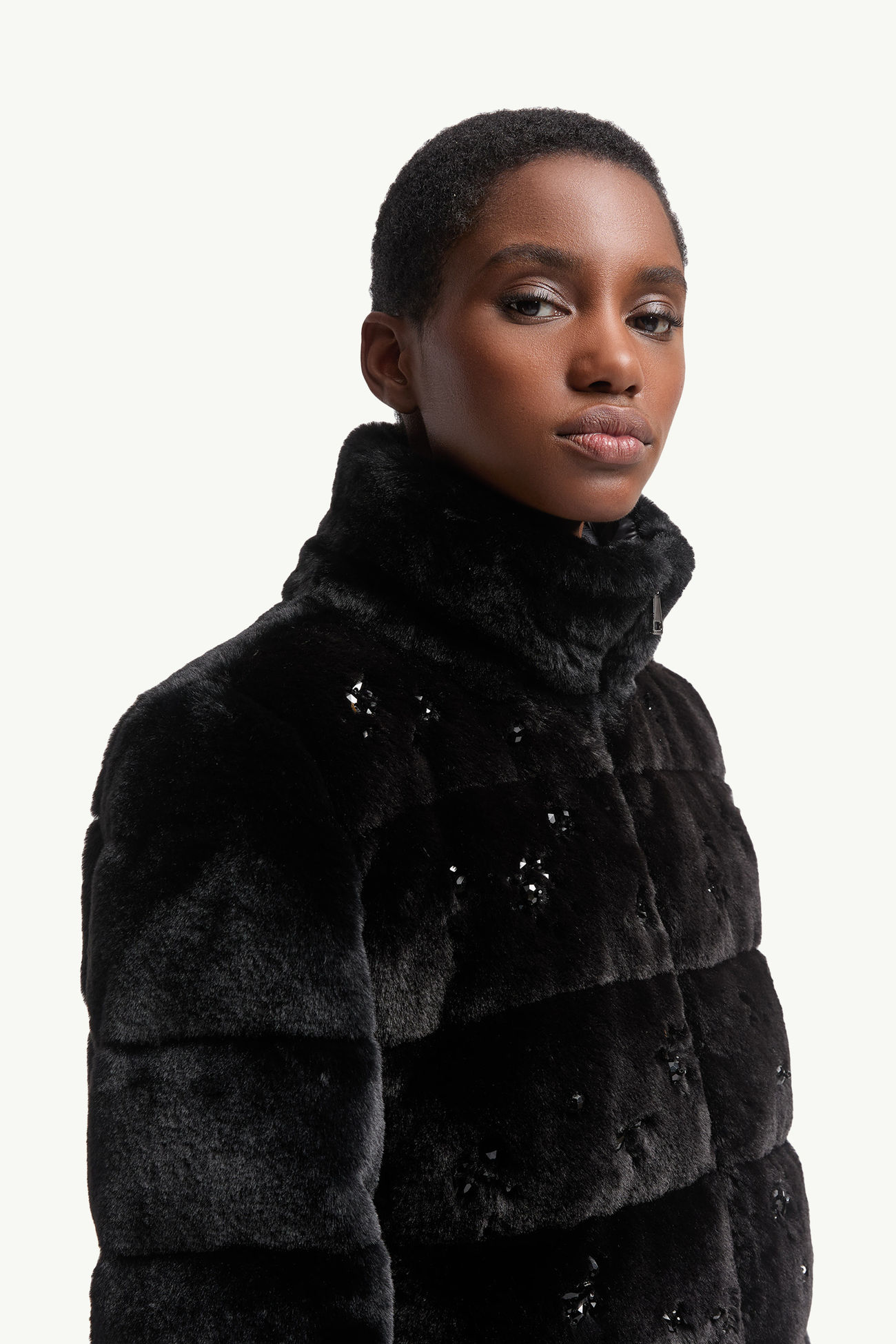 Andronne女士亮片刺绣连帽短款羽绒夹克外套 女士 黑色 Moncler 5