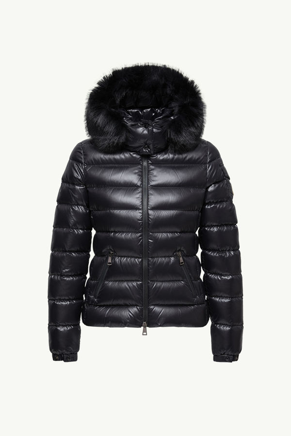 https://moncler-cdn.thron.com/api/v1/content-delivery/shares/dpx6uv/contents/K20931A002535963V999_F/image/K20931A002535963V999_F