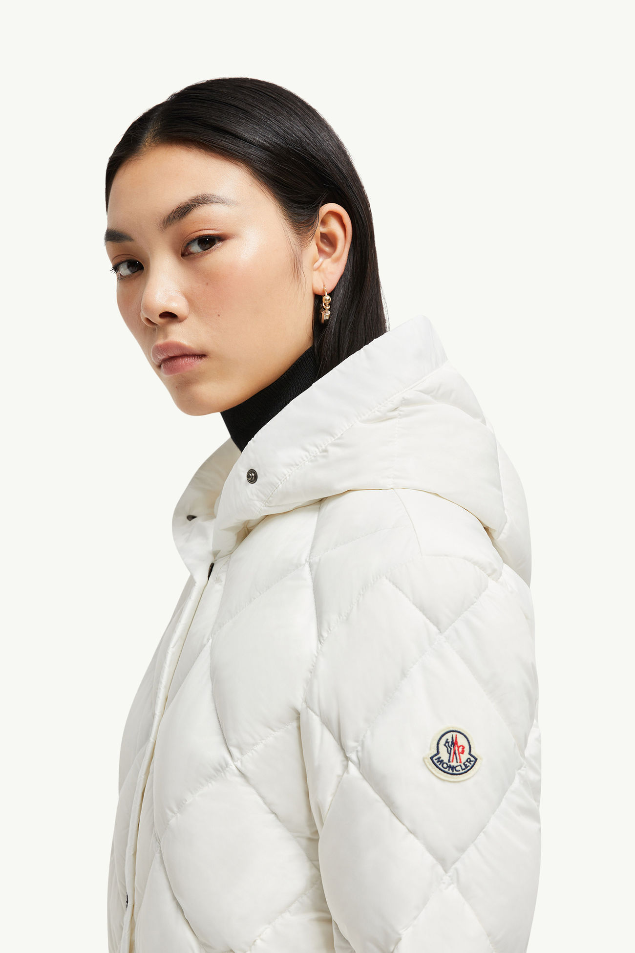 Arvouin女士连帽菱形绗缝短款羽绒夹克外套 白色 Moncler 1