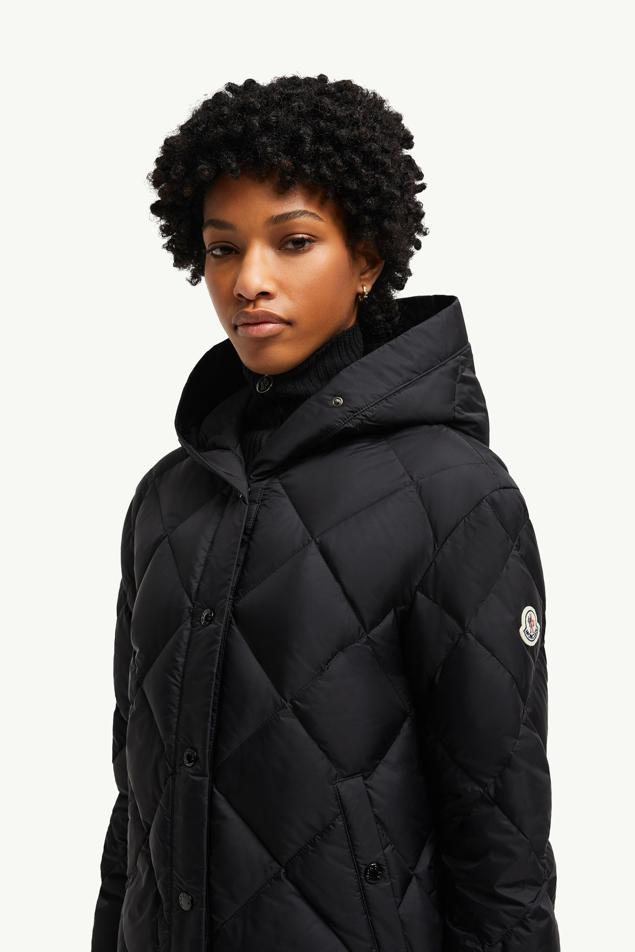 Arvouin女士连帽菱形绗缝短款羽绒夹克外套 黑色 Moncler 1