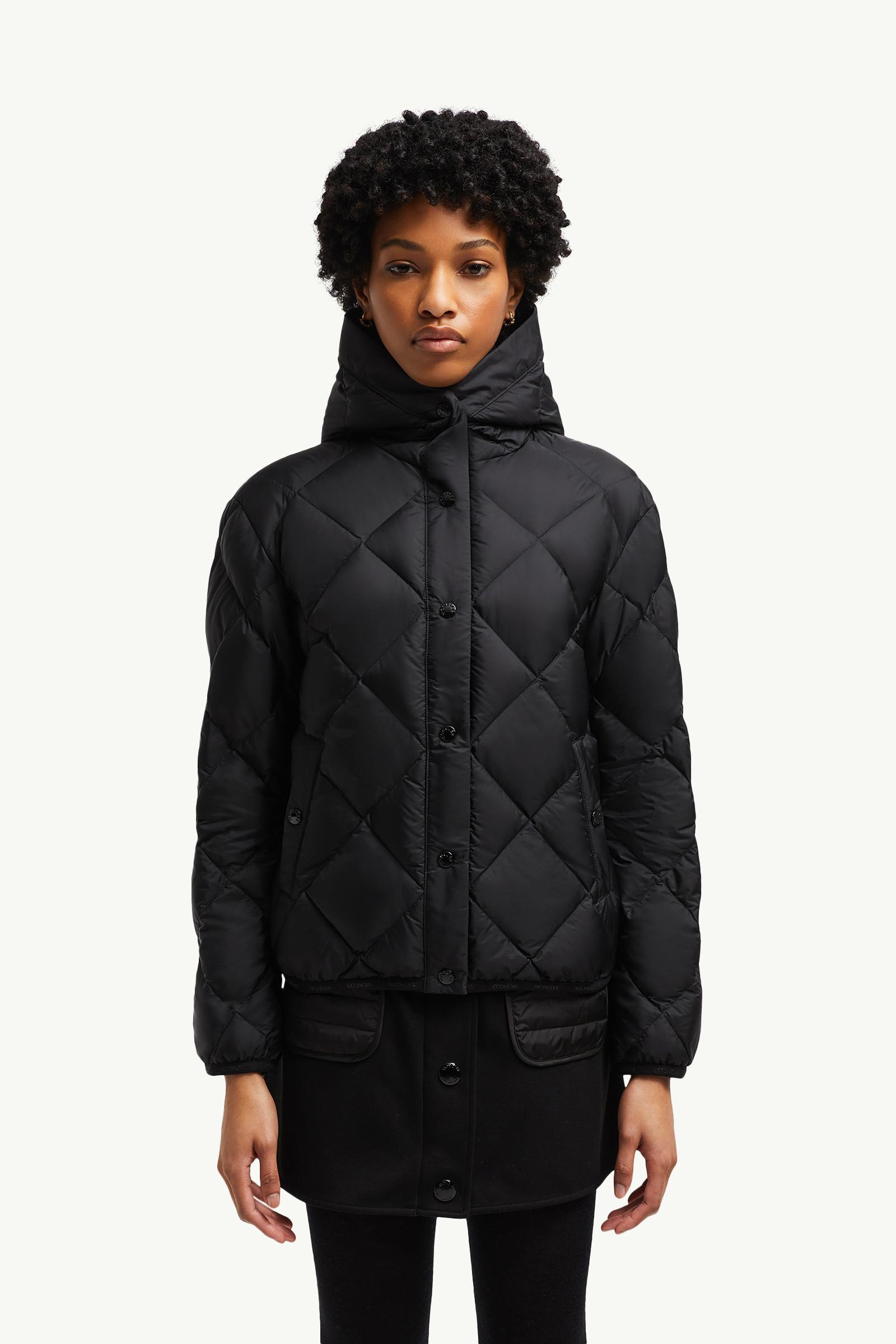MONCLER HERBE ショート ダウン ジャケット　ブラック/0 ブラック Arvouin Hooded Diamond-Quilted Short Down Jacket