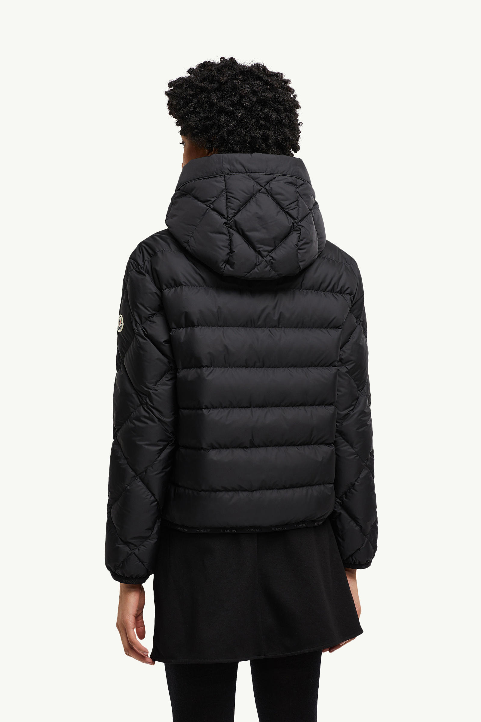 Arvouin連帽菱形絎縫短身羽絨外套 黑色 Moncler 4