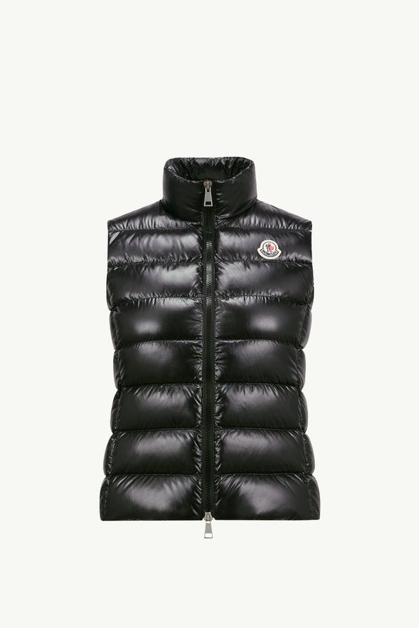 https://moncler-cdn.thron.com/api/v1/content-delivery/shares/dpx6uv/contents/K20931A5250068950999_F/image/K20931A5250068950999_F