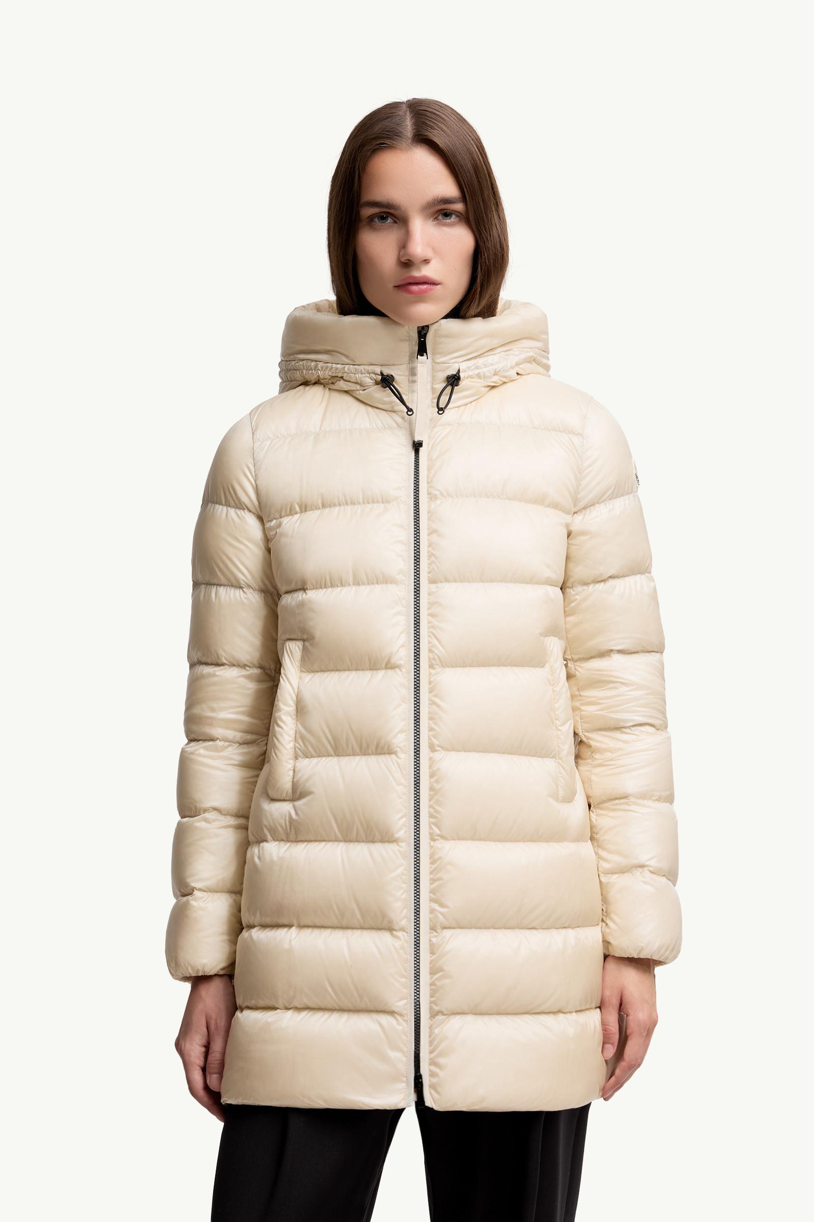 【美品】MONCLER AMEY ノーカラー軽量ダウンジャケット ベージュ MONCLER (モンクレール) 編み込みトリミング ノーカラー ライト