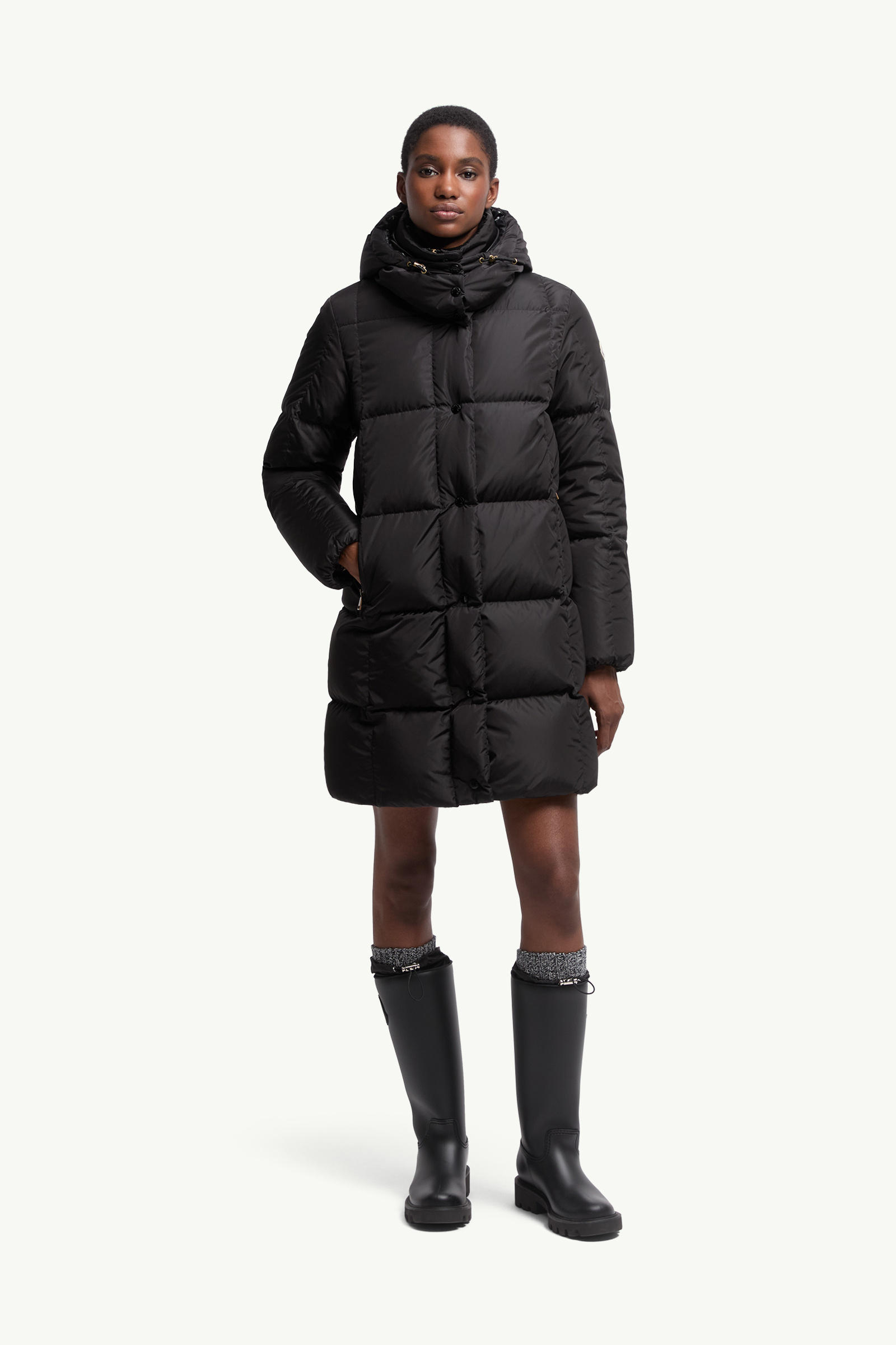 Piumino Lungo Litte con Trapuntatura Quadrata e Cappuccio Donna Nero Moncler 3