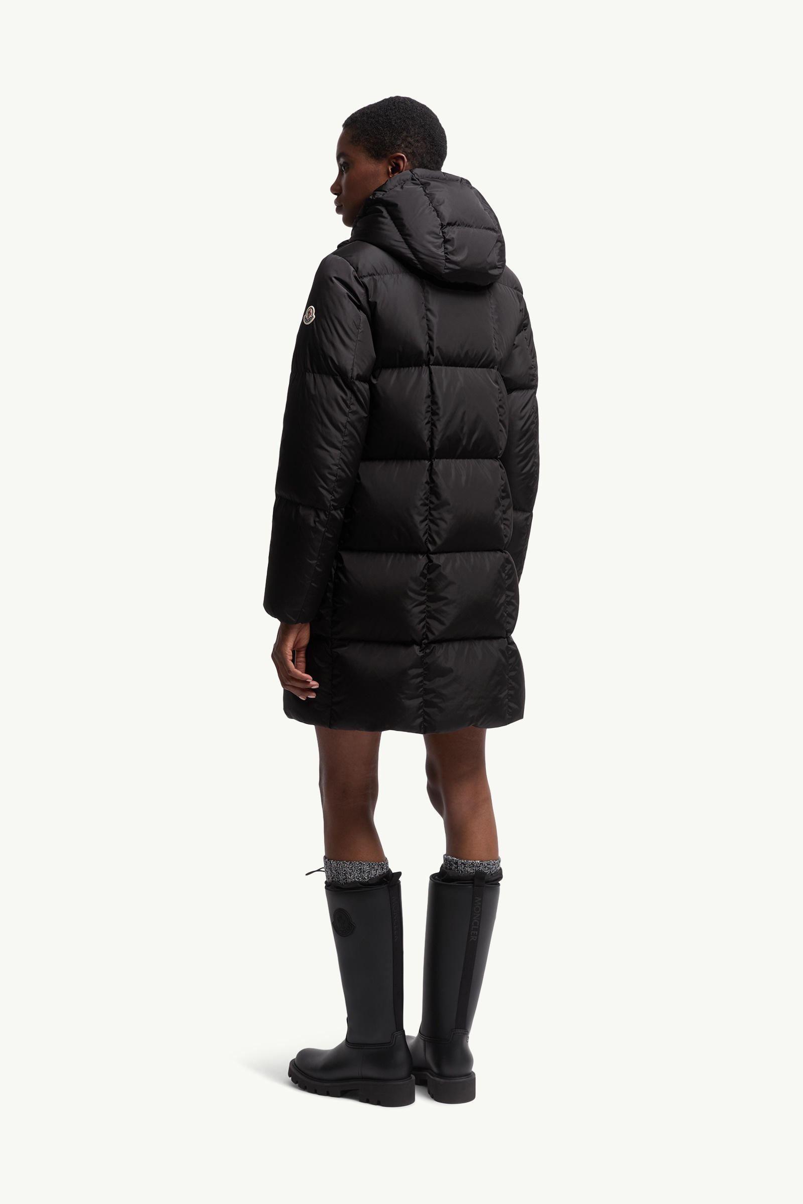 Piumino Lungo Litte con Trapuntatura Quadrata e Cappuccio Donna Nero Moncler 4