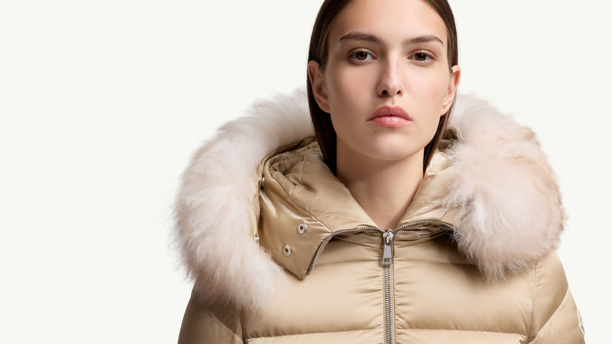 Slide 1 - product.feature.detachablefur.title