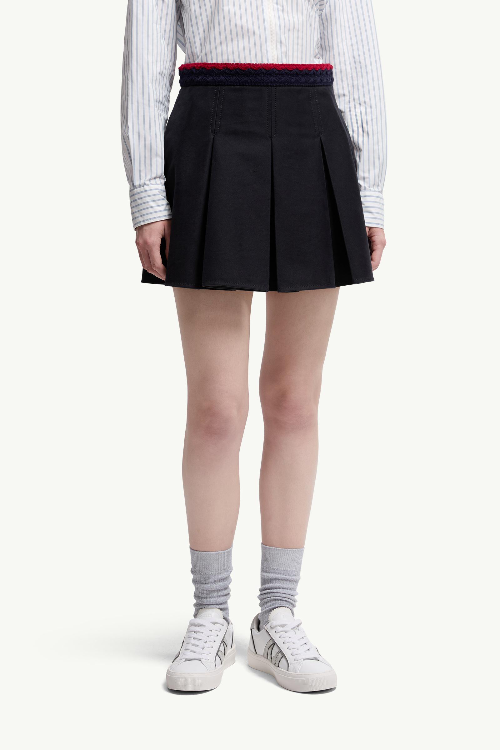 スカート MONCLER K20932D00014.788RA Skirts Navy Blue Cotton Gabardine Pleated Mini Skirt - Skirts for