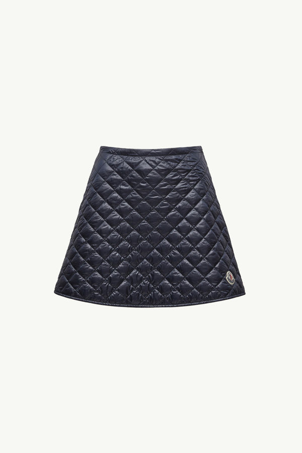 https://moncler-cdn.thron.com/api/v1/content-delivery/shares/dpx6uv/contents/K20932D00014788RA778_F/image/K20932D00014788RA778_F