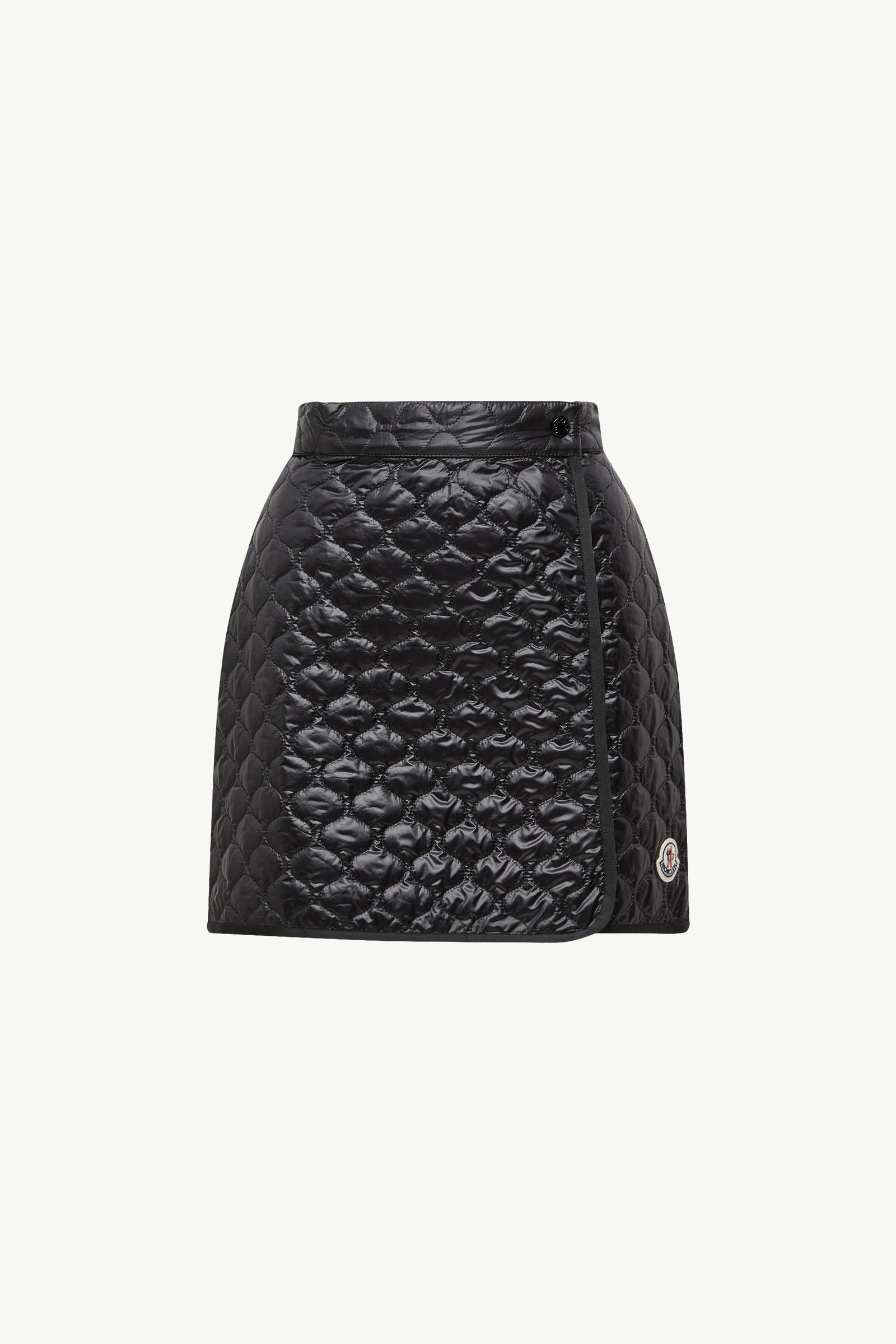 https://moncler-cdn.thron.com/api/v1/content-delivery/shares/dpx6uv/contents/K20932D00036597YG999_F/image/K20932D00036597YG999_F