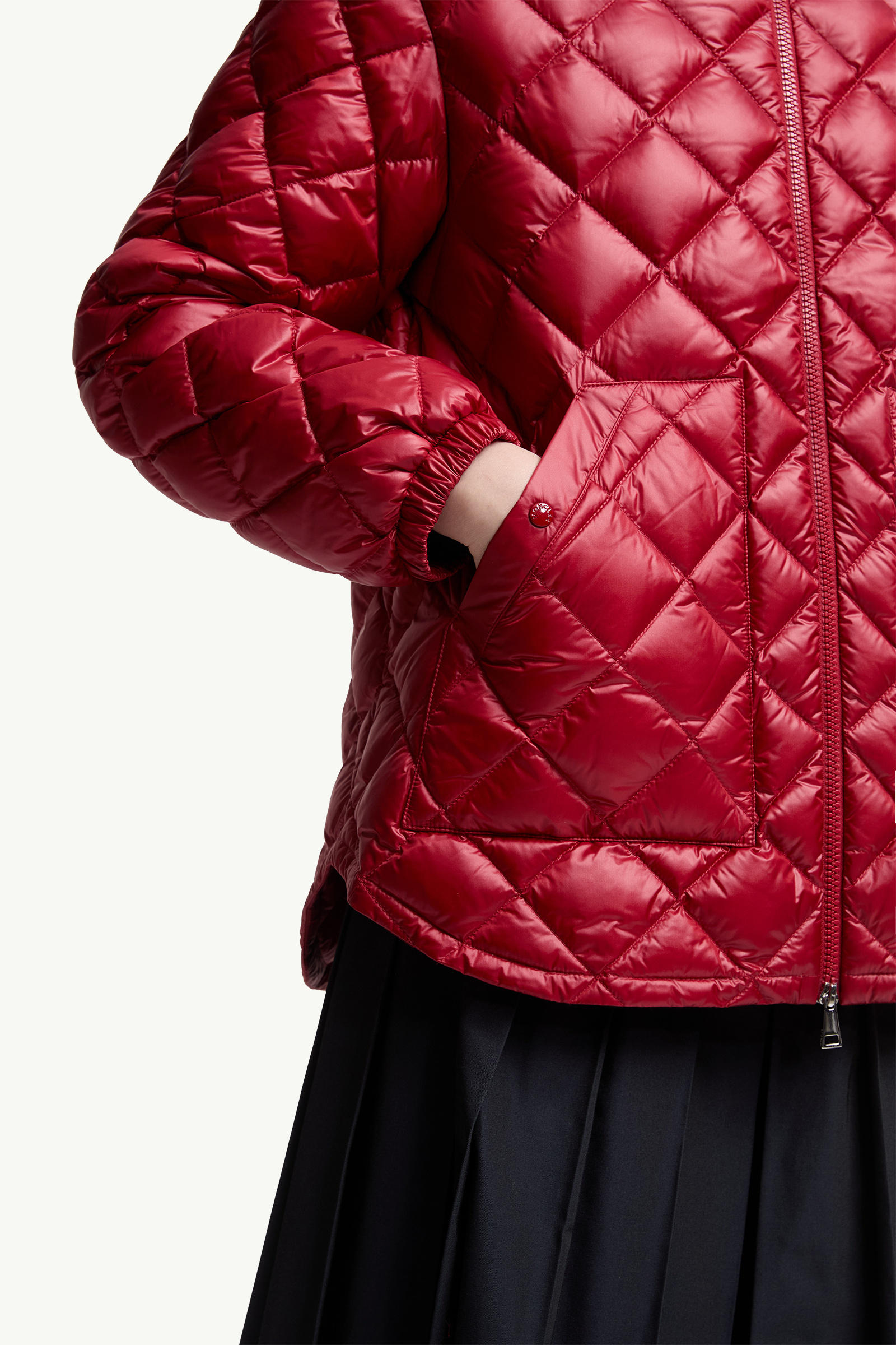 Diamond-Quilted Hooded Short Down Jacket Women Red Moncler 5