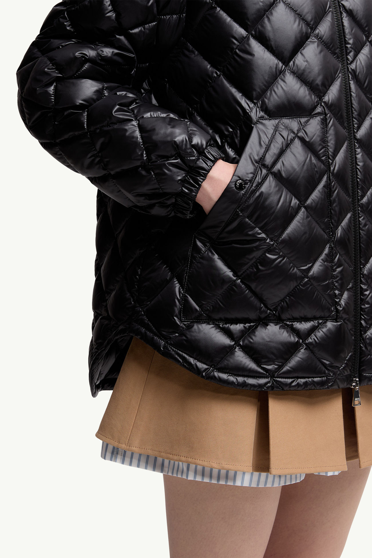 菱形絎縫連帽短身羽絨外套 女士 黑色 Moncler 5