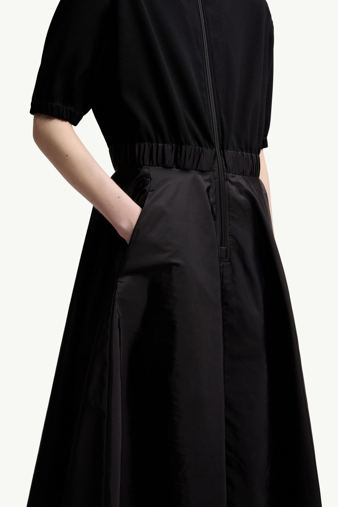 Midi-Kleid aus Satin Damen Schwarz Moncler 5