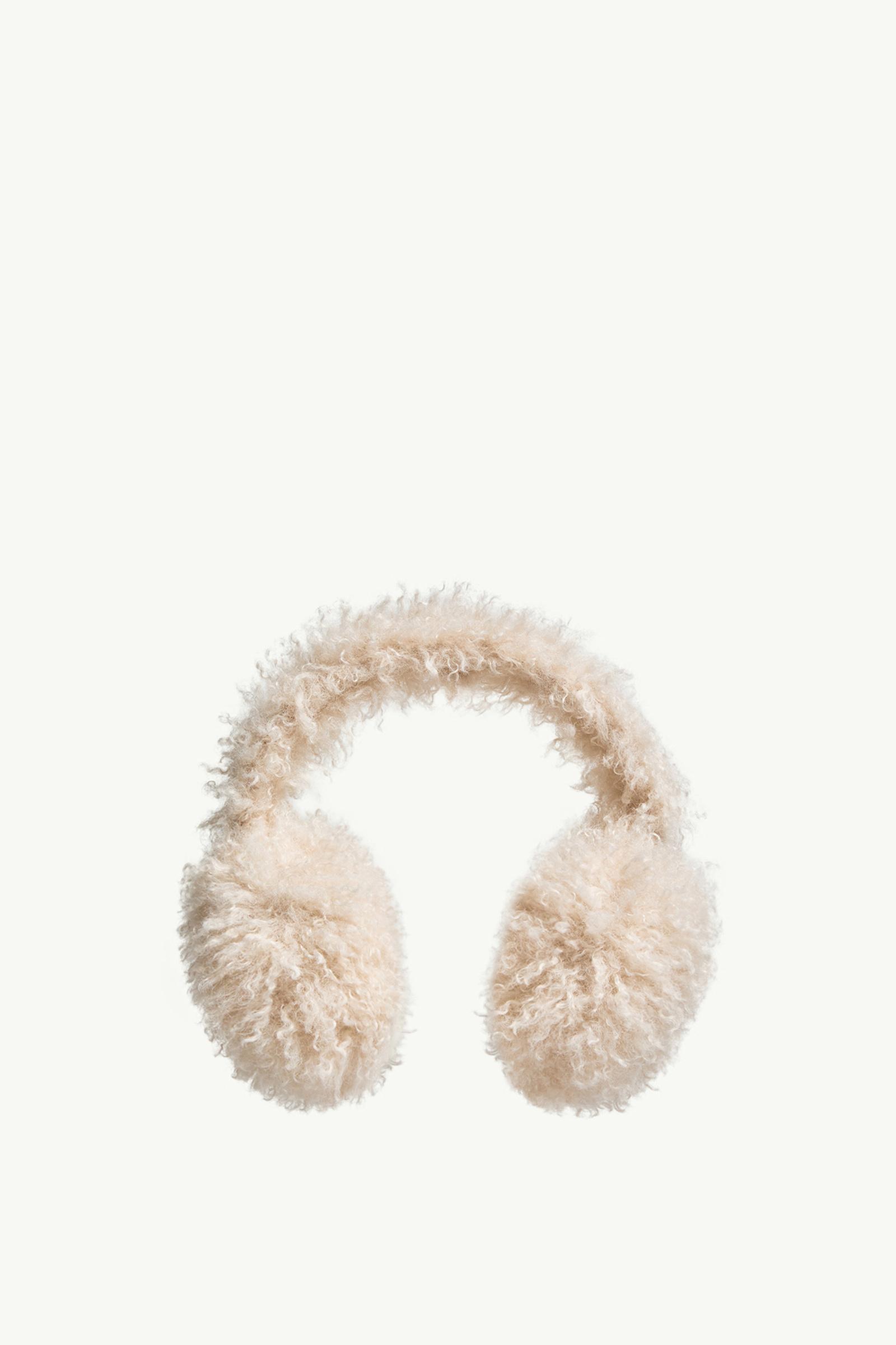 Padded Teddy Ear Muffs_findInBoutique_image