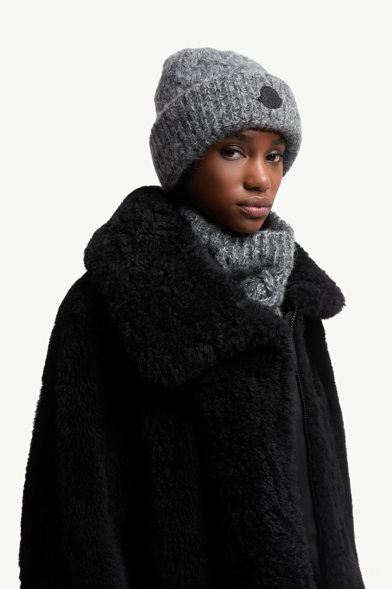 Beaniemütze aus einer Alpaka-Mischung Damen Schwarz Moncler 1