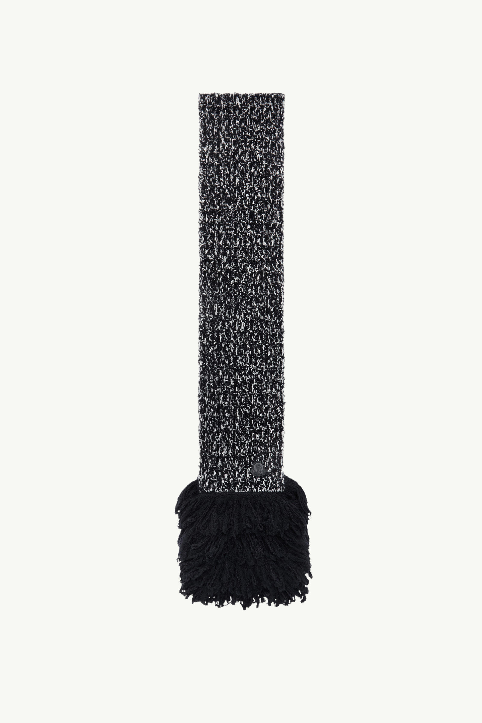 https://moncler-cdn.thron.com/api/v1/content-delivery/shares/dpx6uv/contents/K20933C00031M8319P90_F/image/K20933C00031M8319P90_F