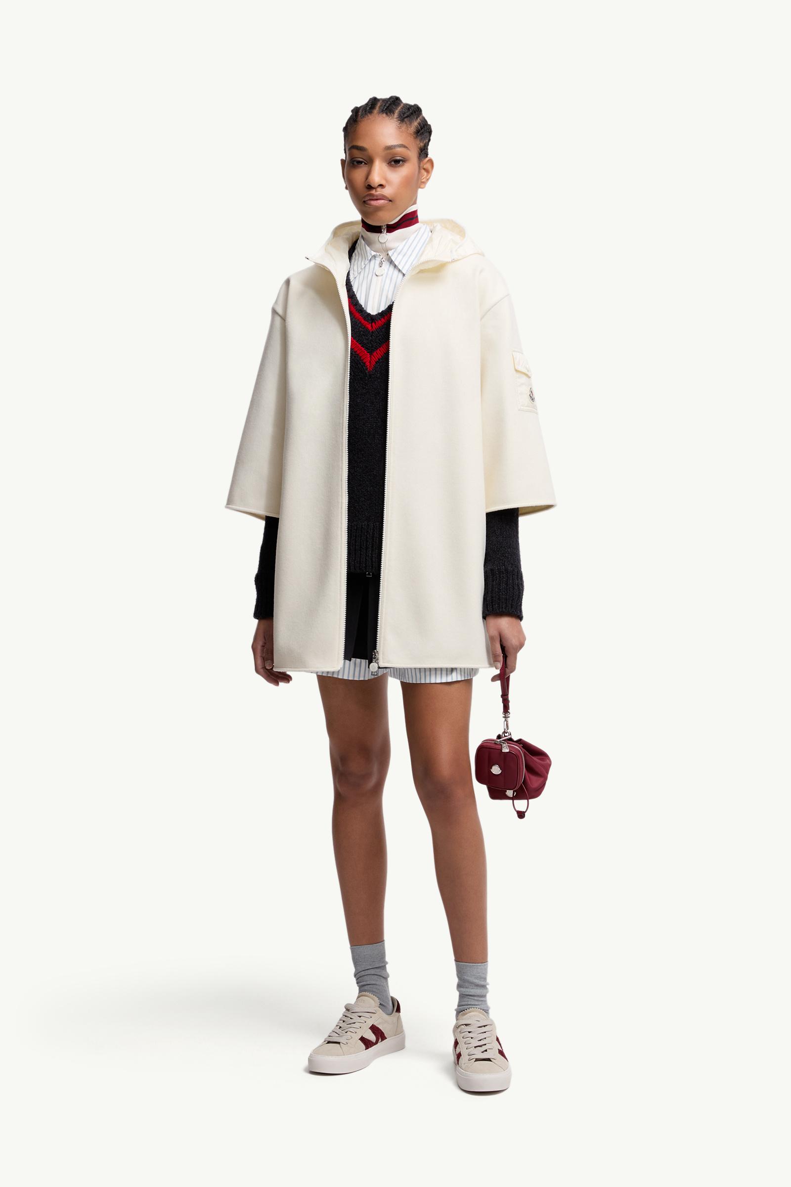 【関税＆送料込み】Moncler Ivory Wool Blend Cape White Ivory Wool Hooded Zip-Up Cape - Capes for Women