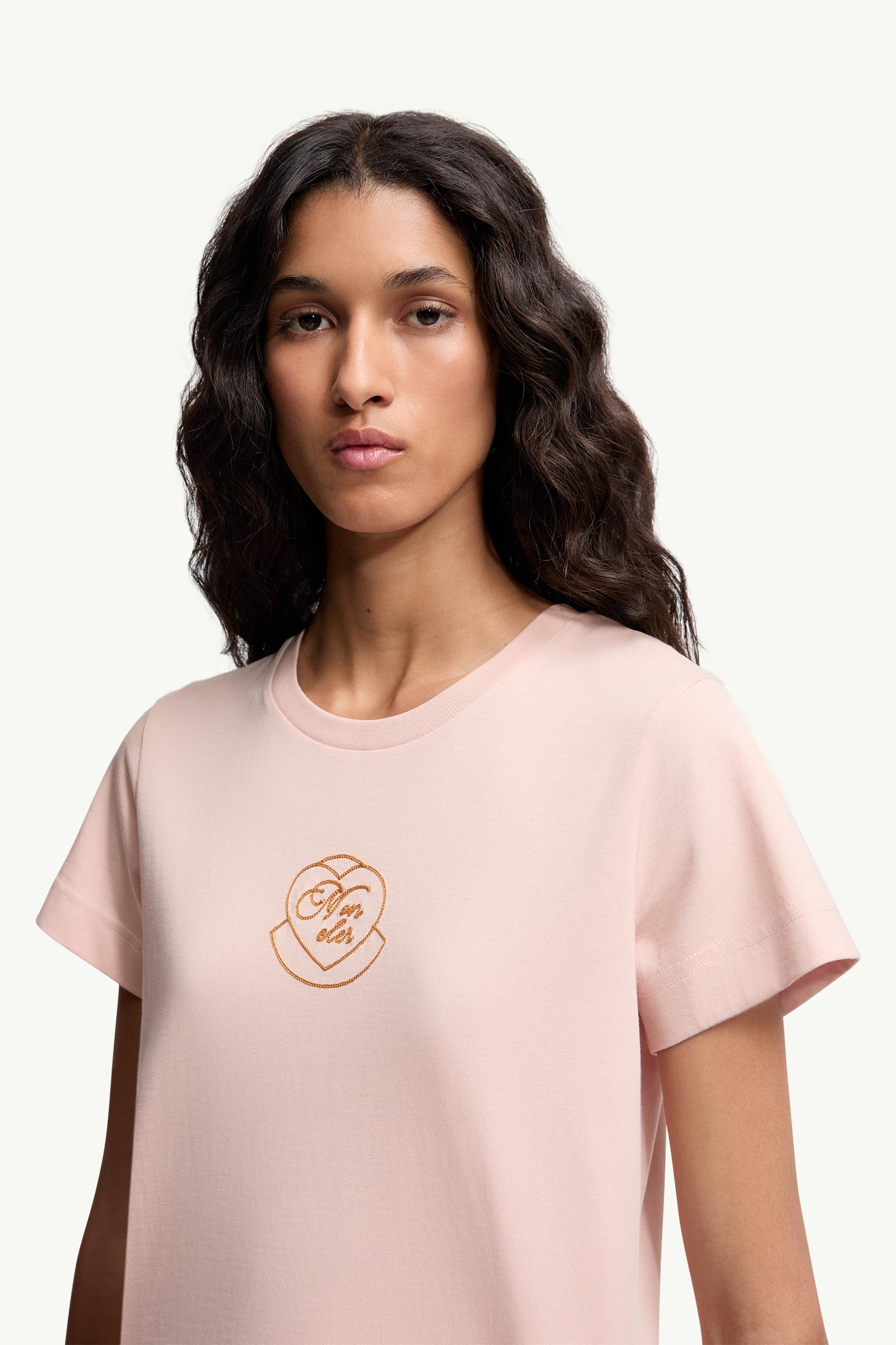 Embroidered Heart Logo Cotton T-Shirt Women Light Pink Moncler 1